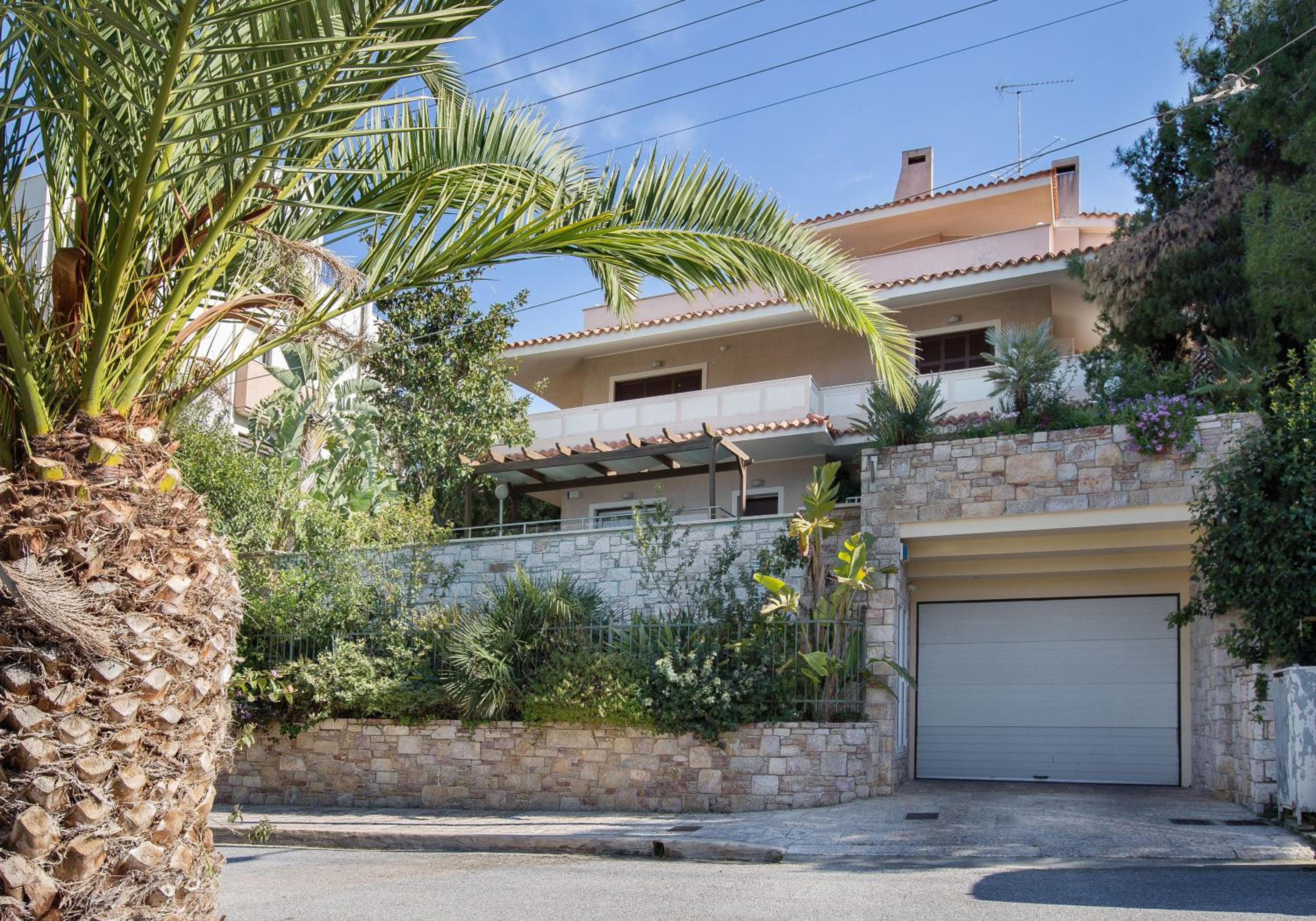 Exceptional Villa in Voula near the sea