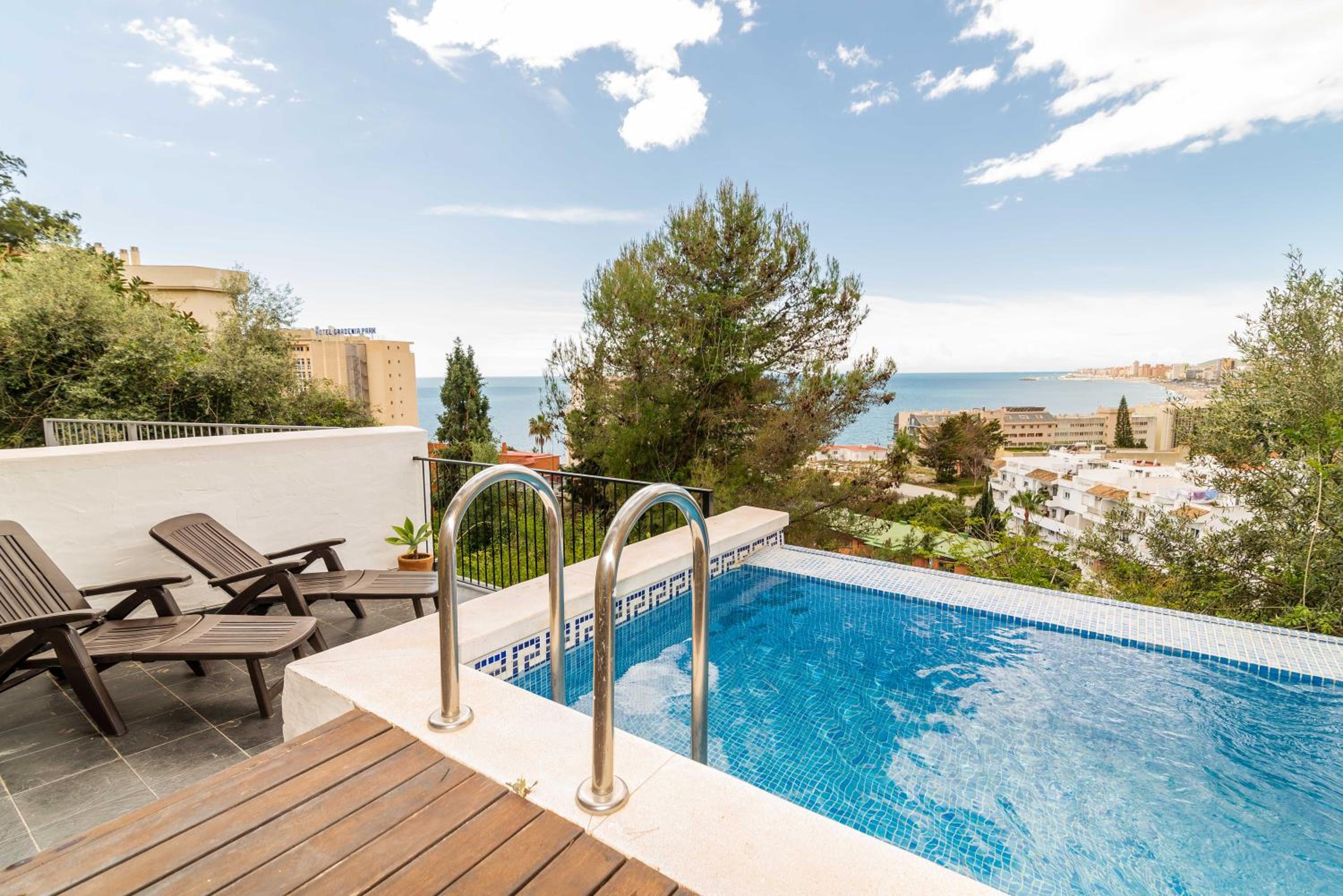 Hotel Torreblanca 4BDR Townhouse with Stunning Views - Image 1