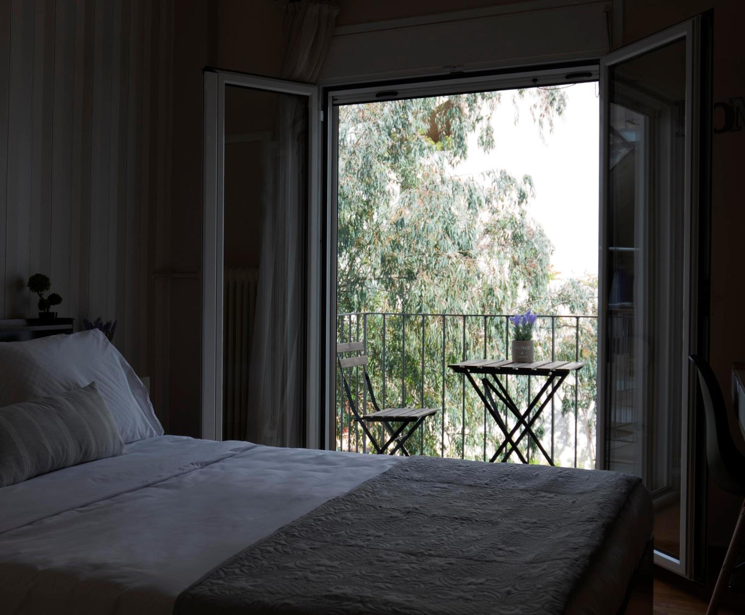 COZY APT NEXT TO METRO AND CLOSE TO ACROPOLIS!
