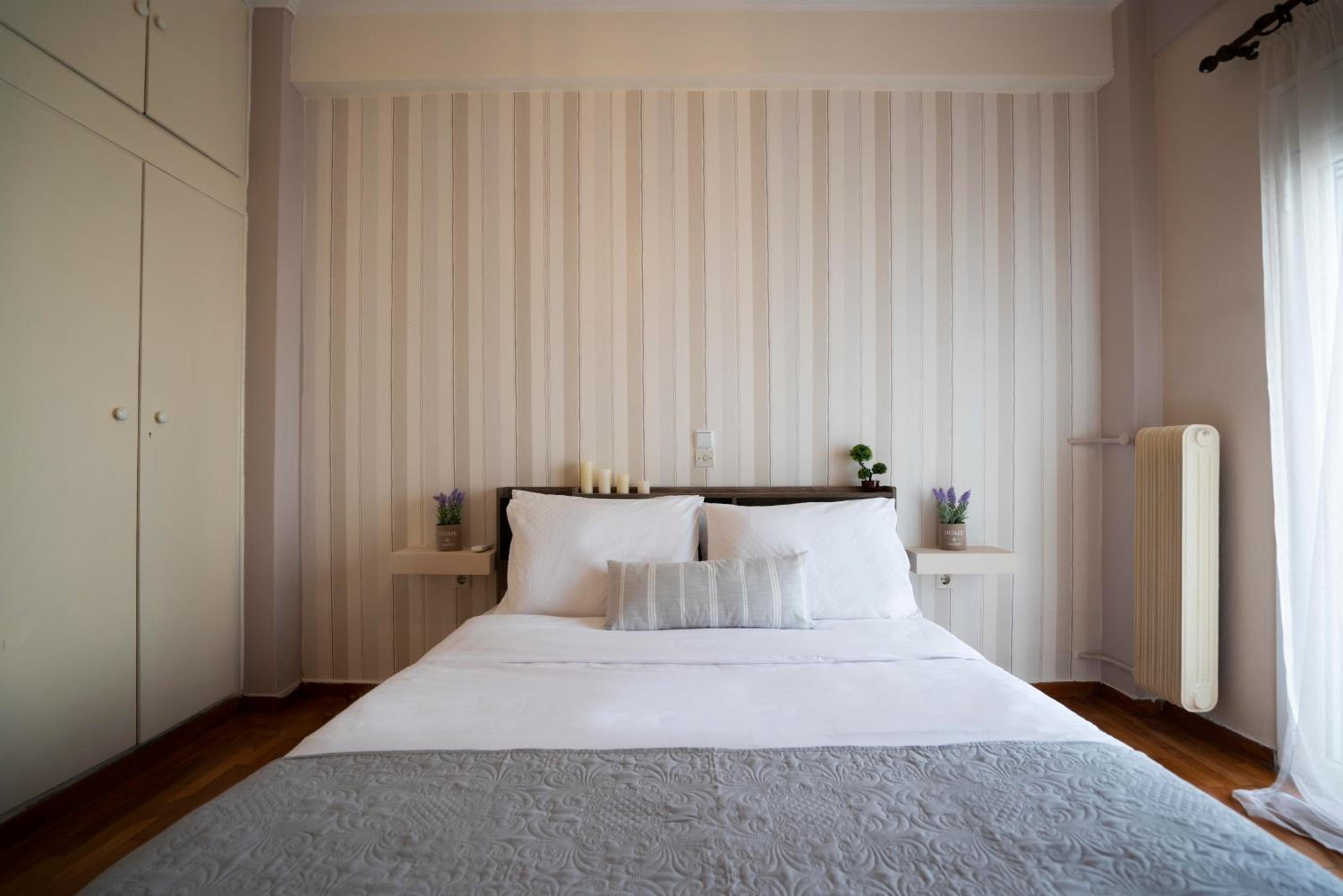 COZY APT NEXT TO METRO AND CLOSE TO ACROPOLIS!