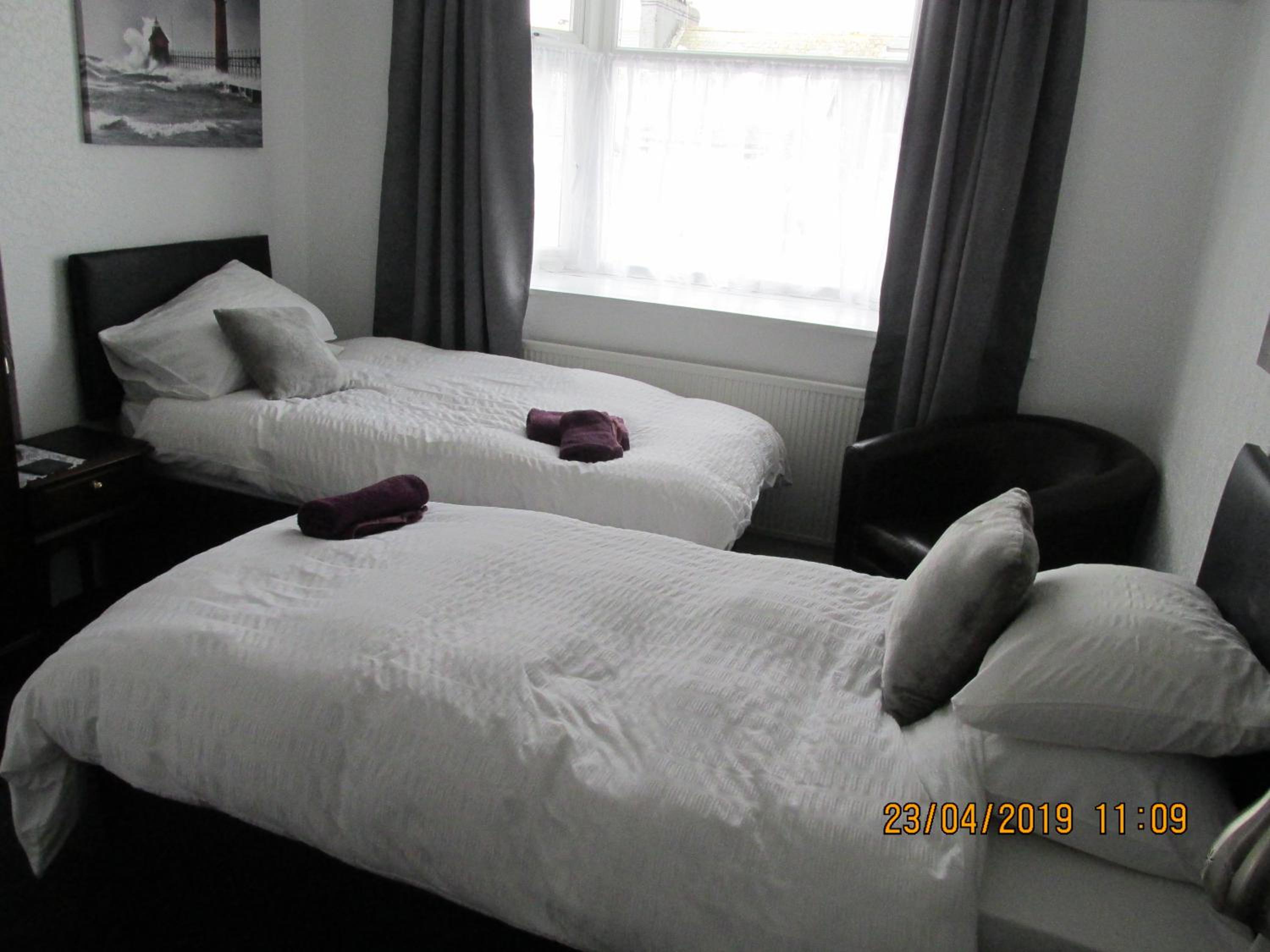 Photo 33