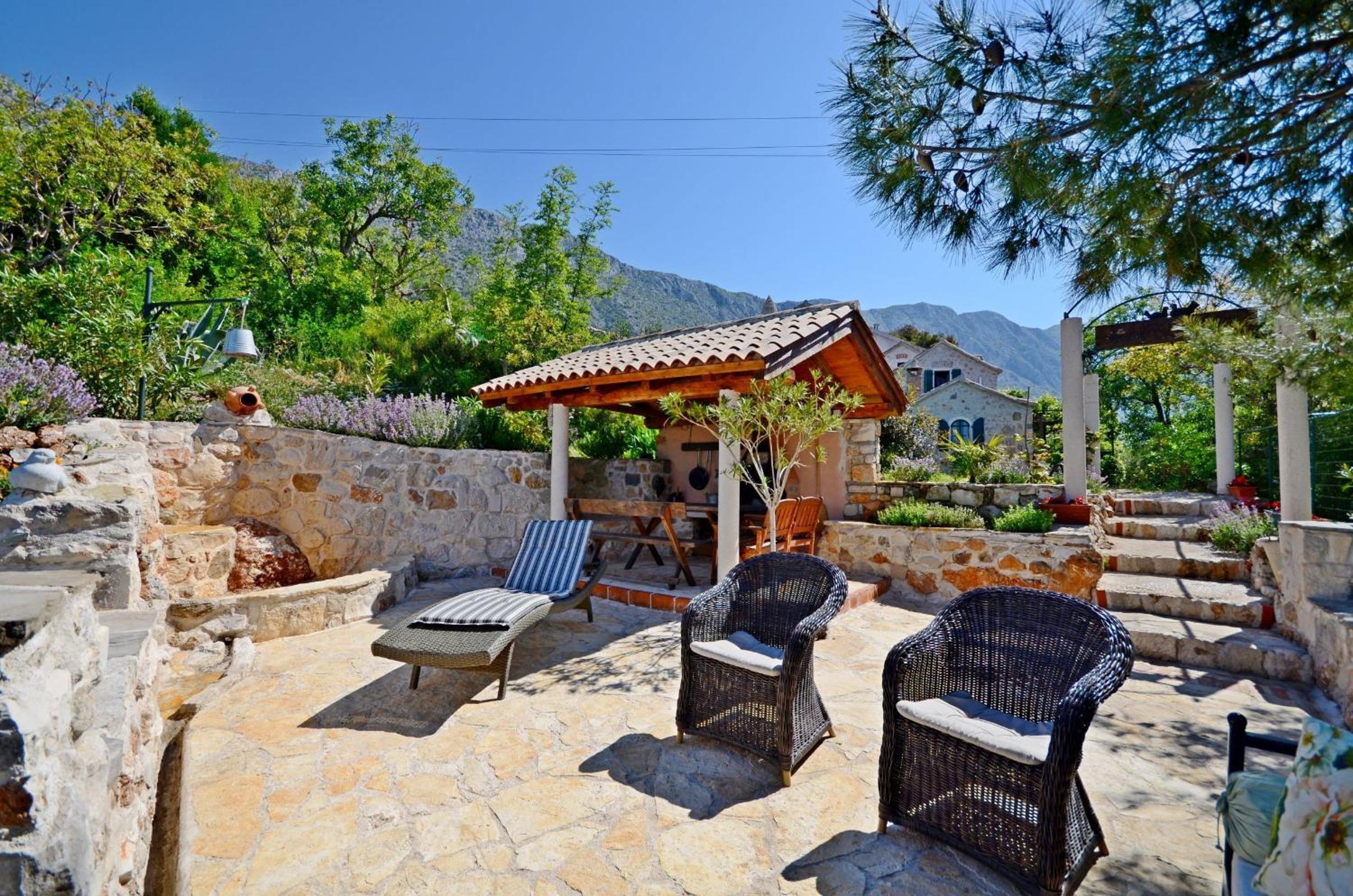 House Dobrila en Igrane