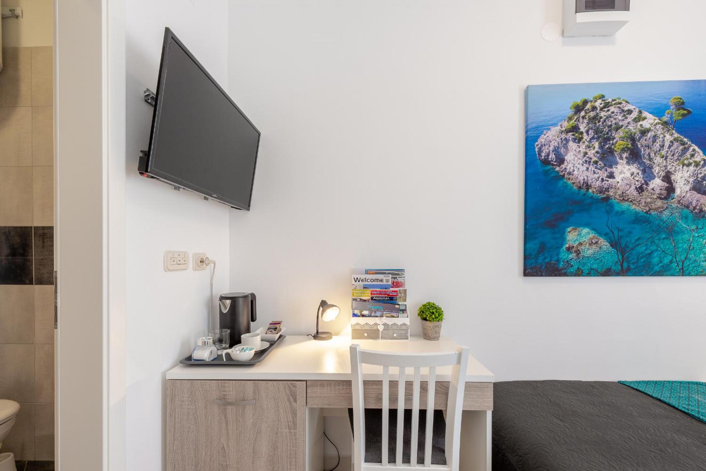 Studio Apartment & Room TEN - Free parking