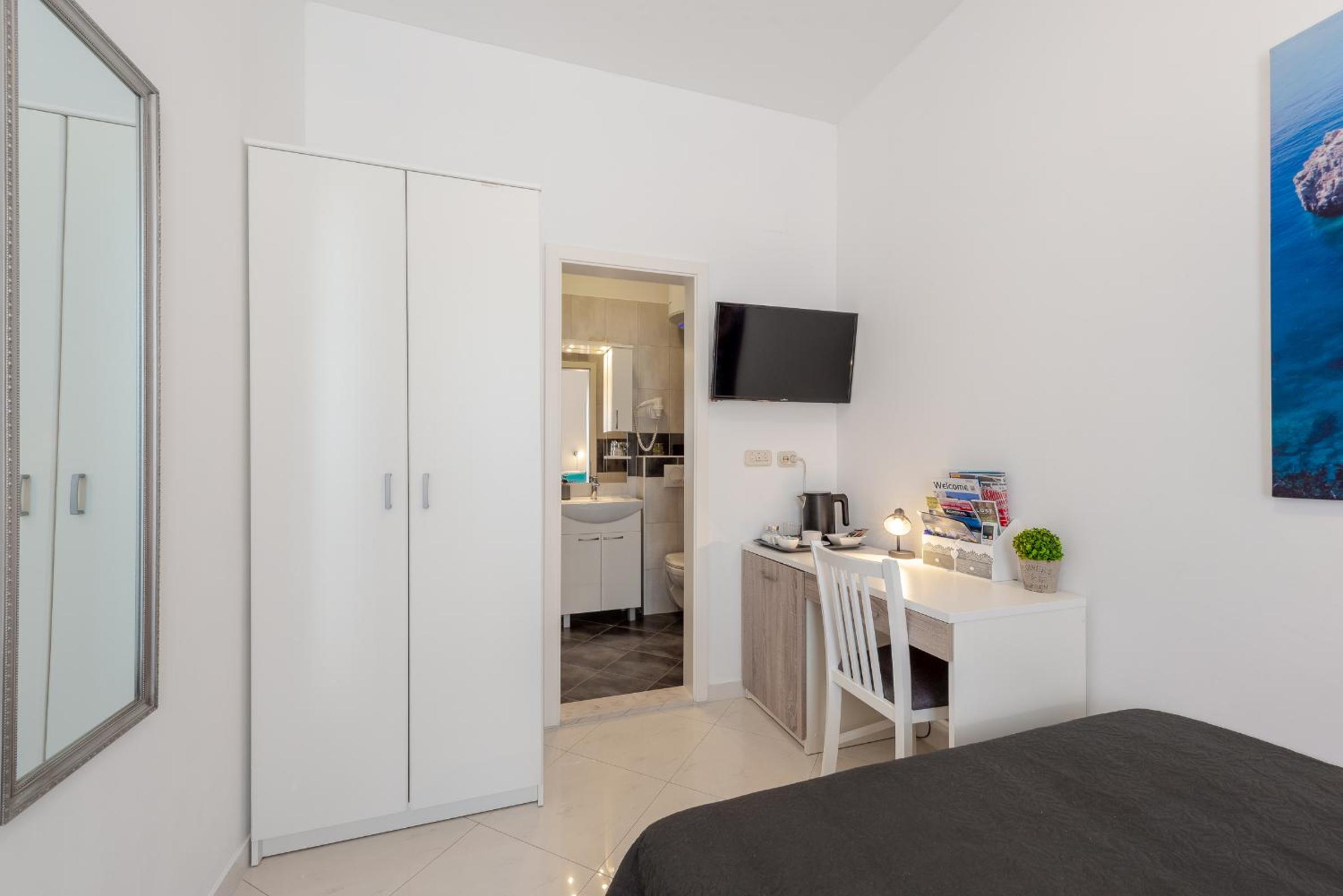 Studio Apartment & Room TEN - Free parking