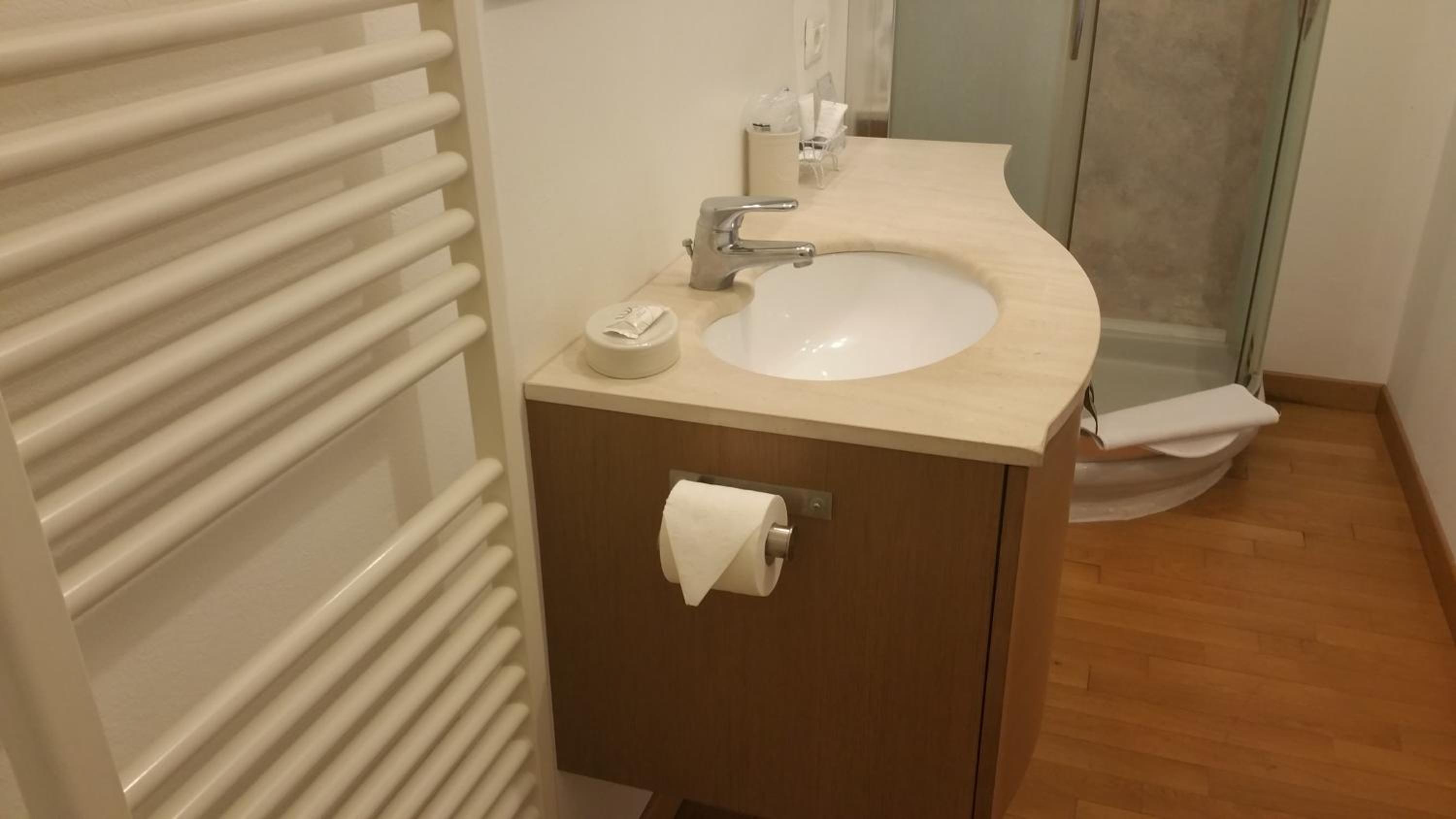 Photo 9