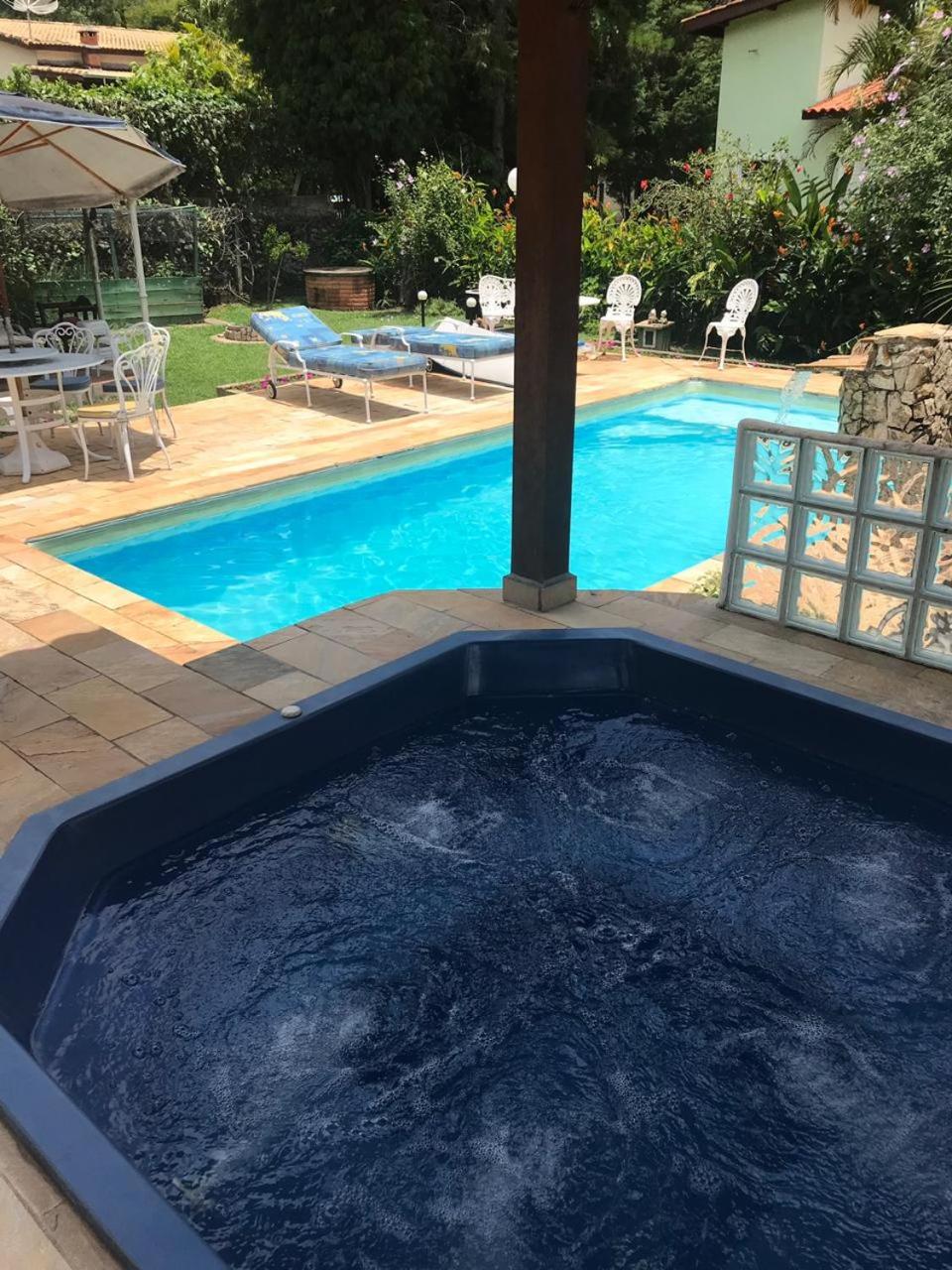 Casa alto padrão em condomínio fechado - São Roque