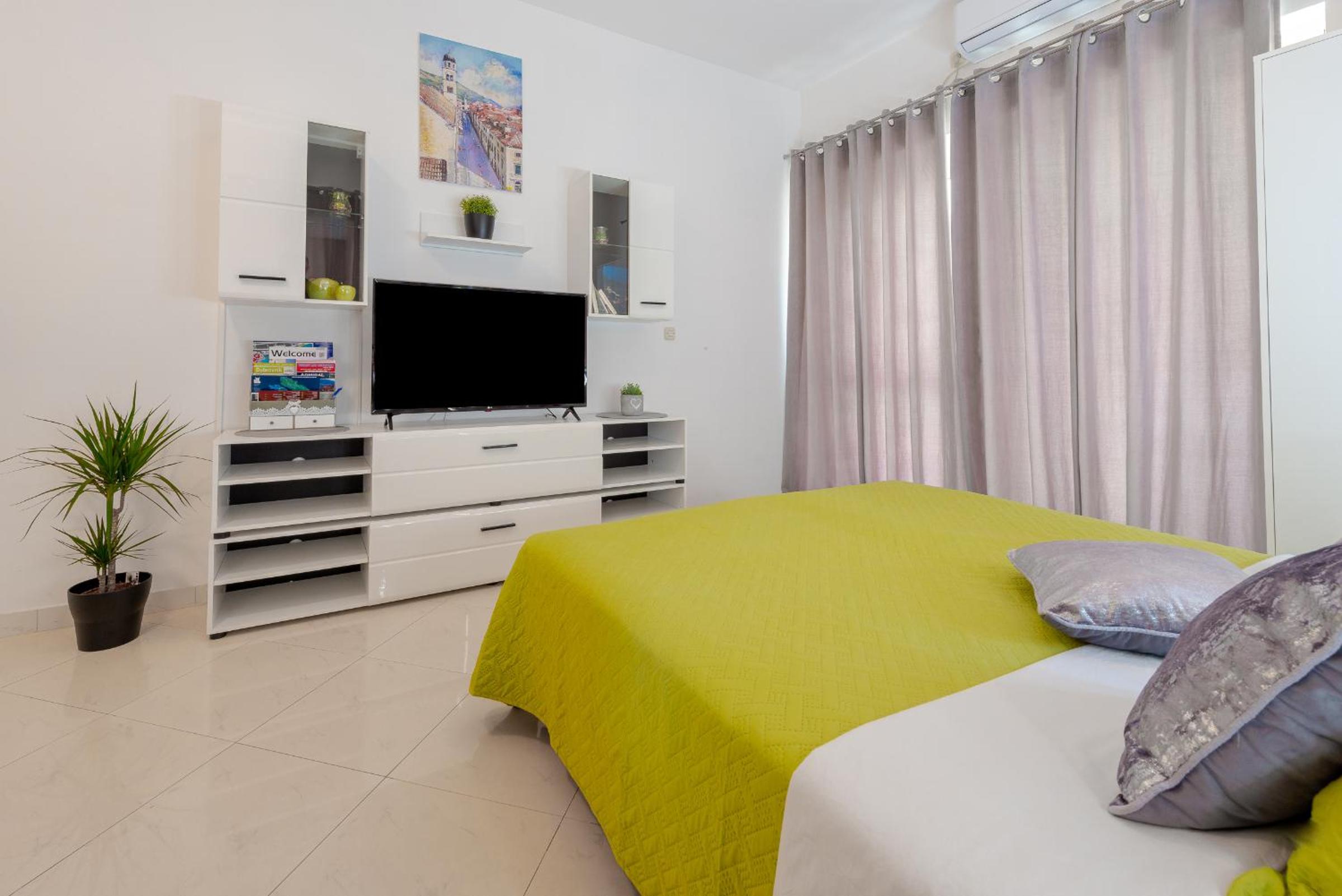 Studio Apartment & Room TEN - Free parking