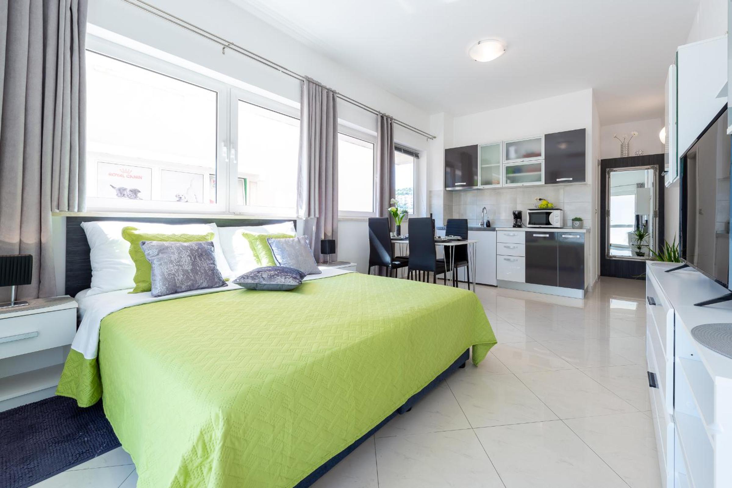 Studio Apartment & Room TEN - Free parking