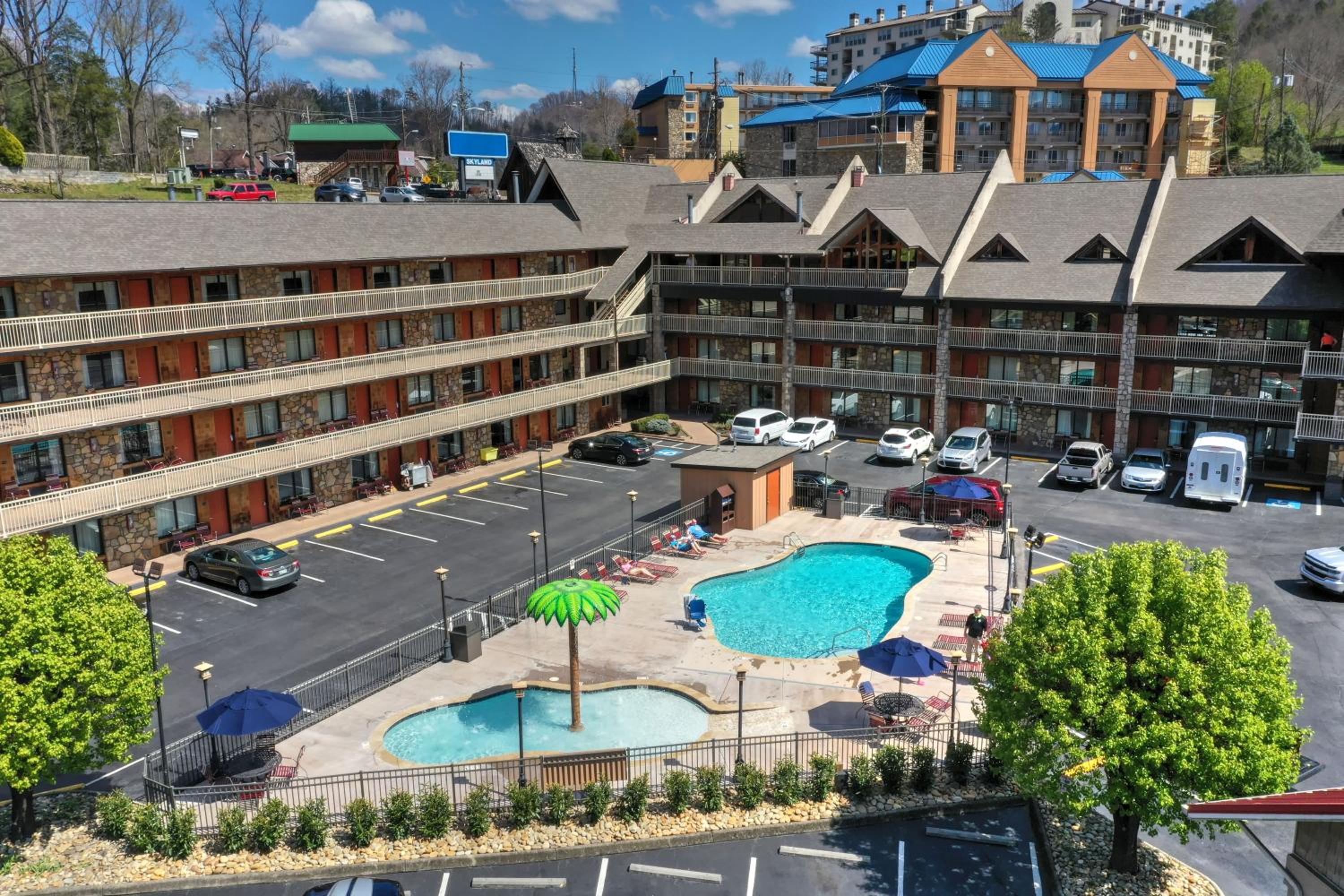Crossroads Inn & Suites view 5