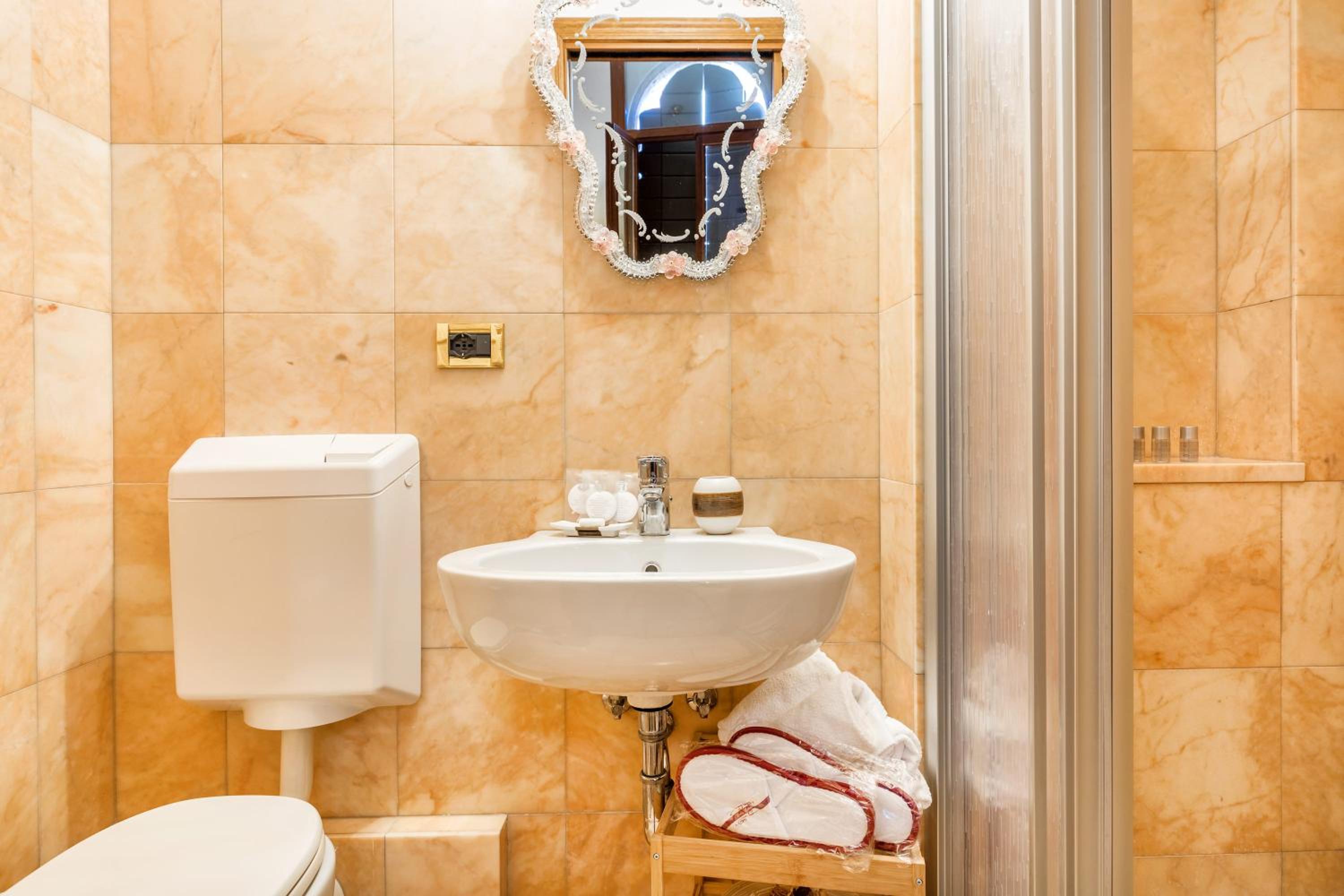Luxury Venetian Rooms
