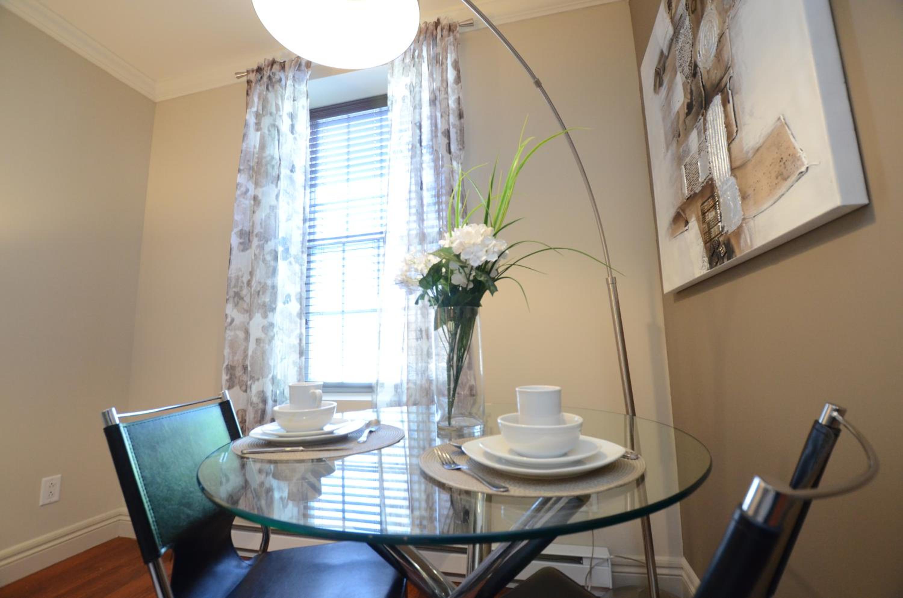 Premiere Suites - St. John's Signal Hill Gate - Image 2