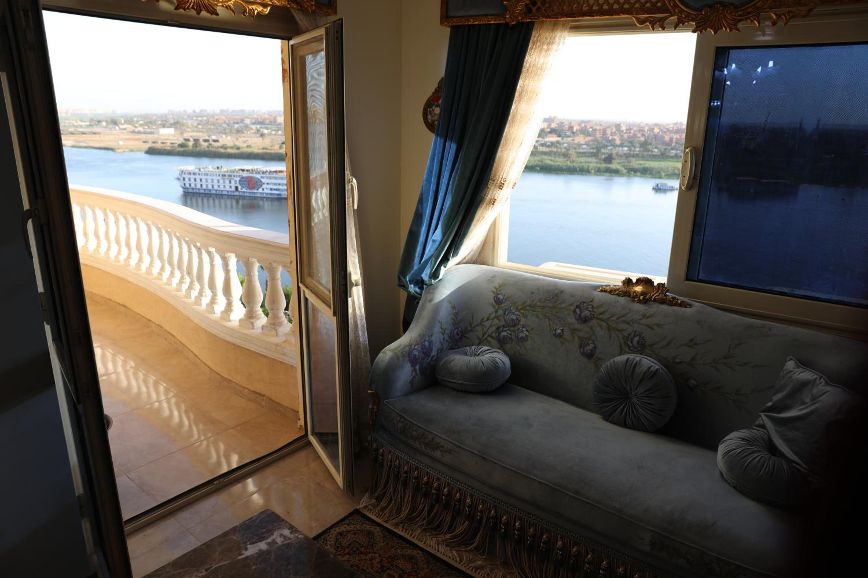 Maadi, Direct Nile river View From all Rooms