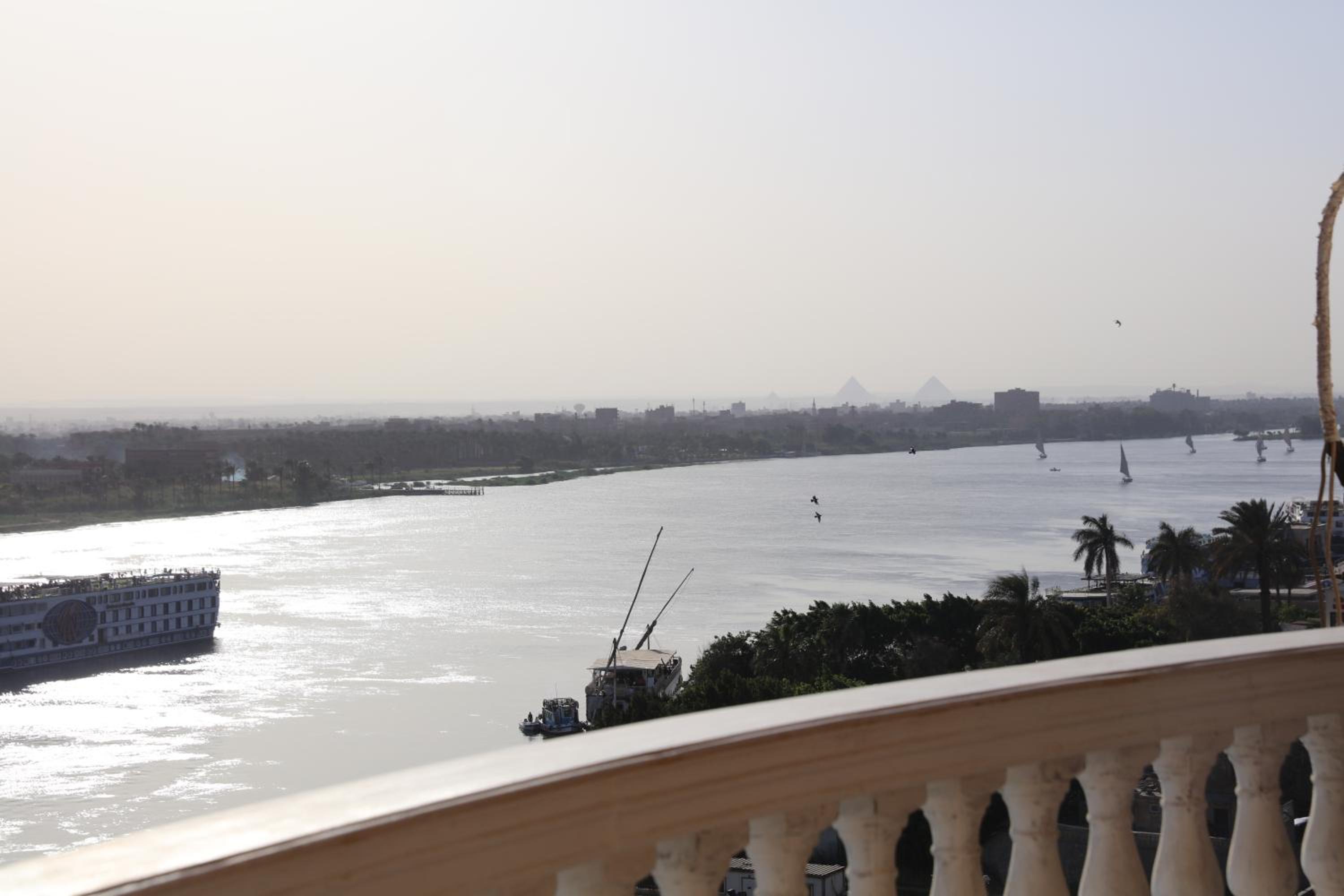 Maadi, Direct Nile river View From all Rooms