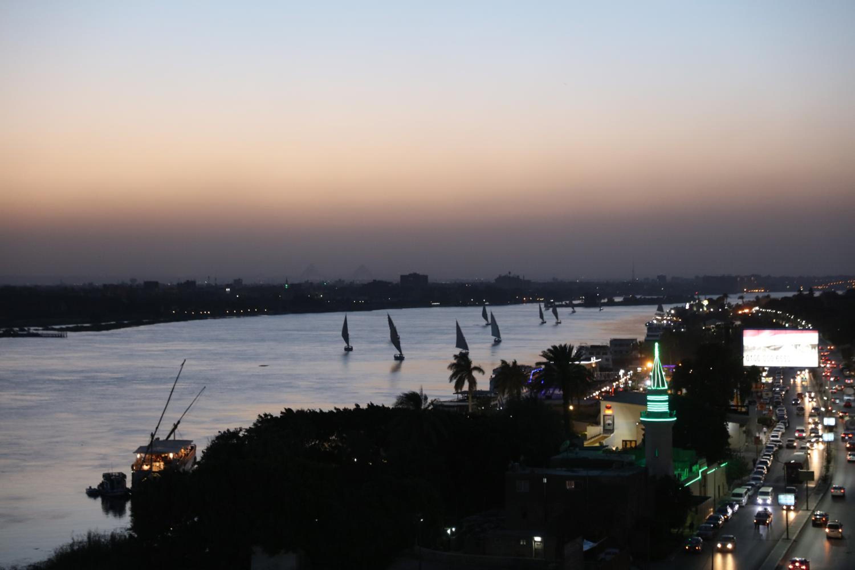 Maadi, Direct Nile river View From all Rooms