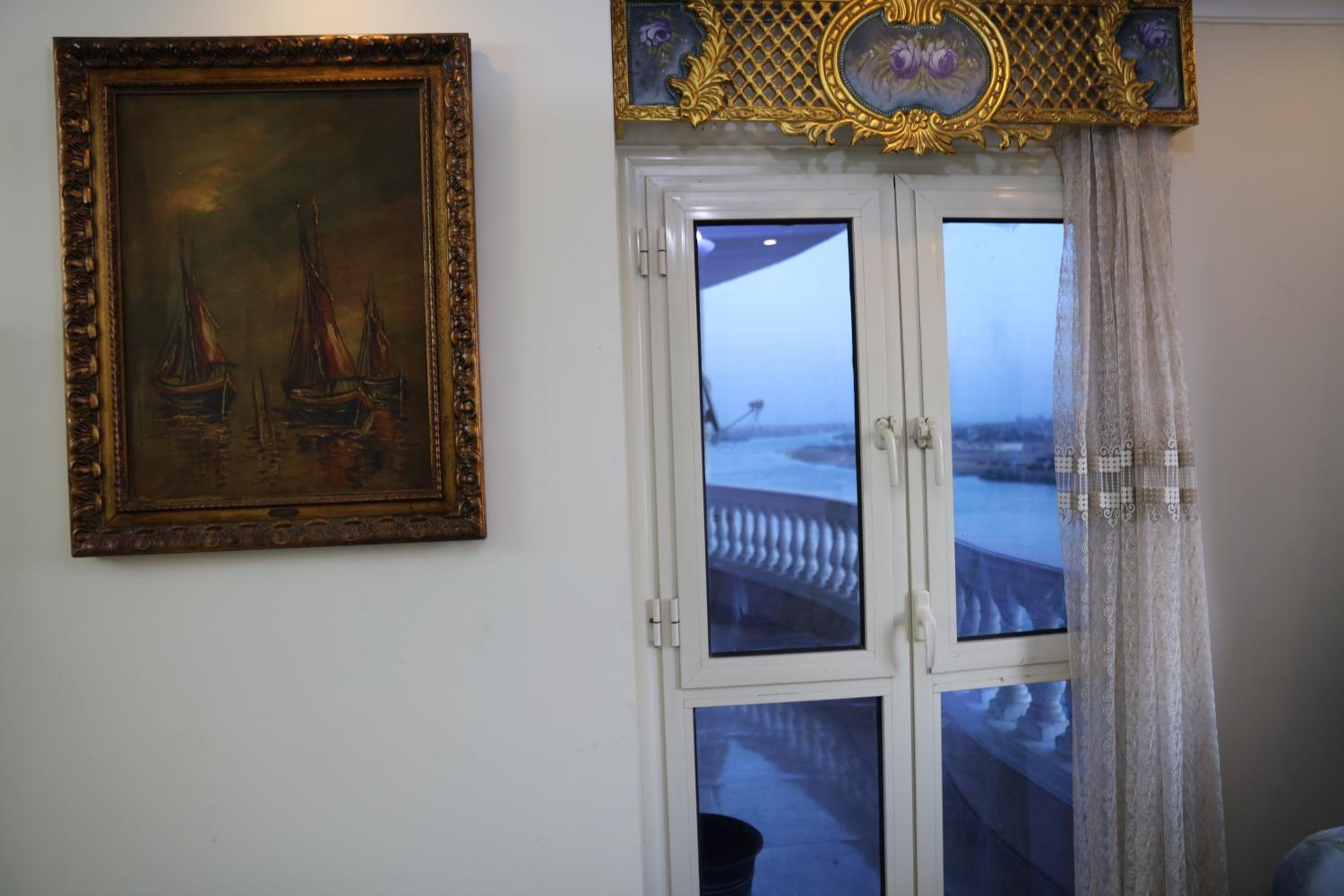 Maadi, Direct Nile river View From all Rooms
