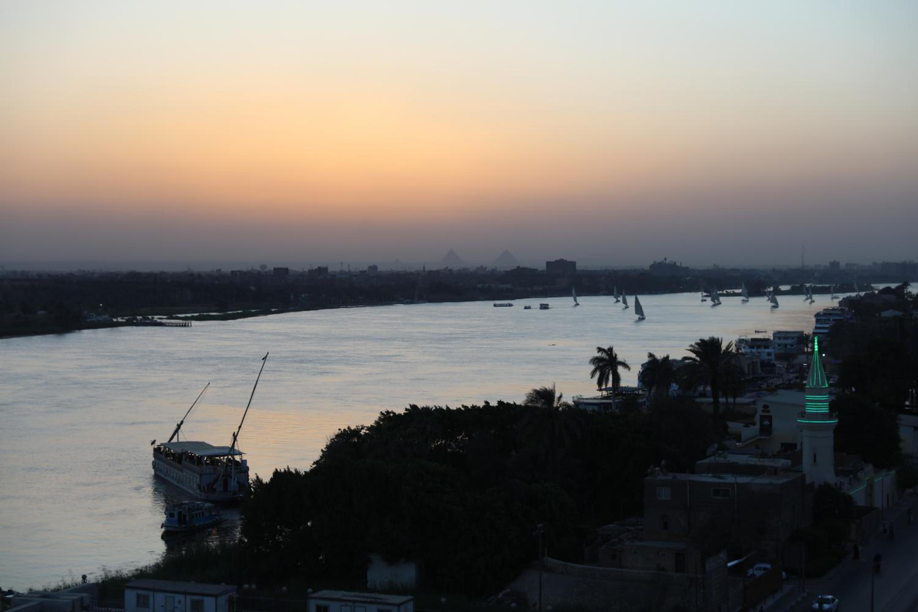 Maadi, Direct Nile river View From all Rooms