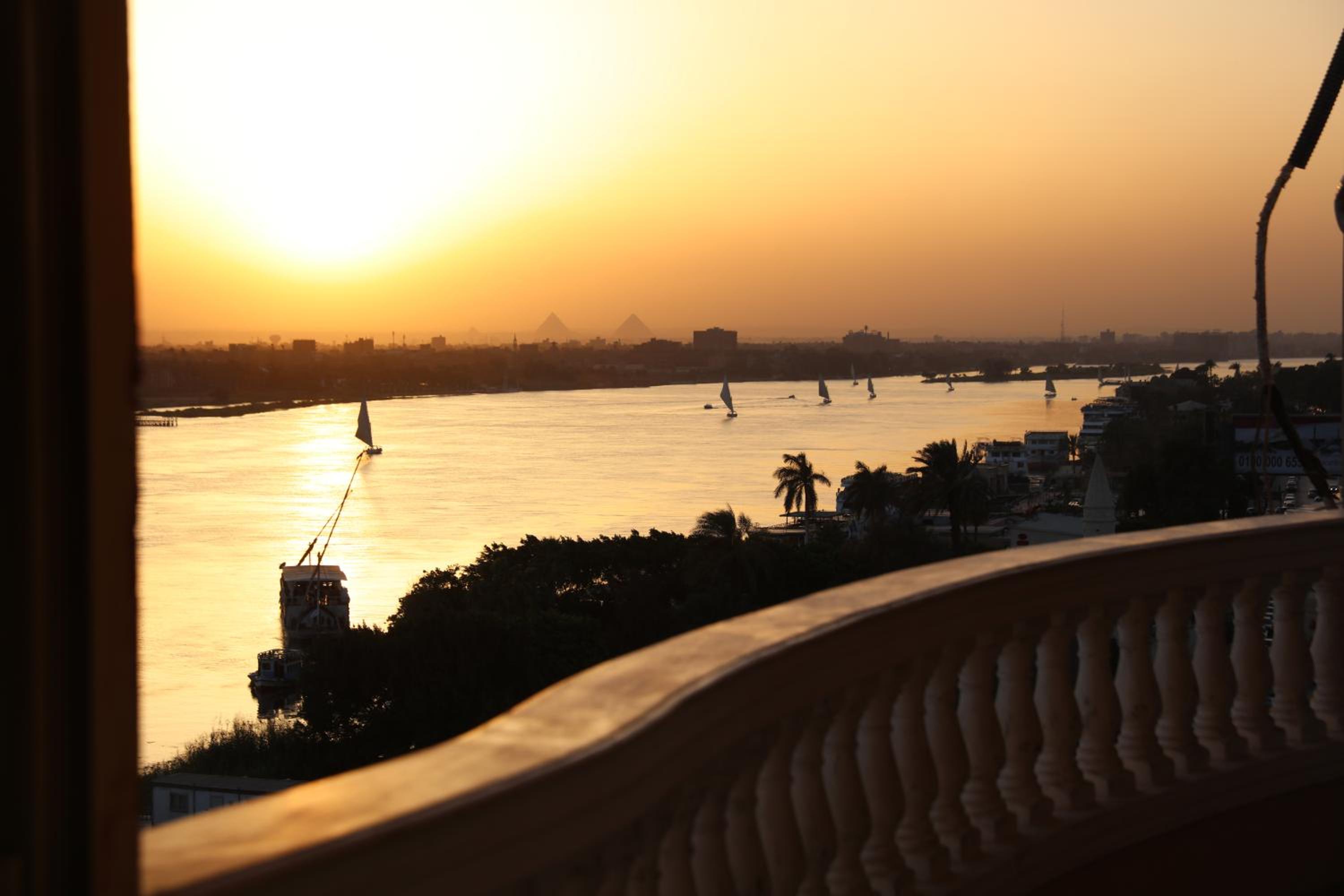 Maadi, Direct Nile river View From all Rooms