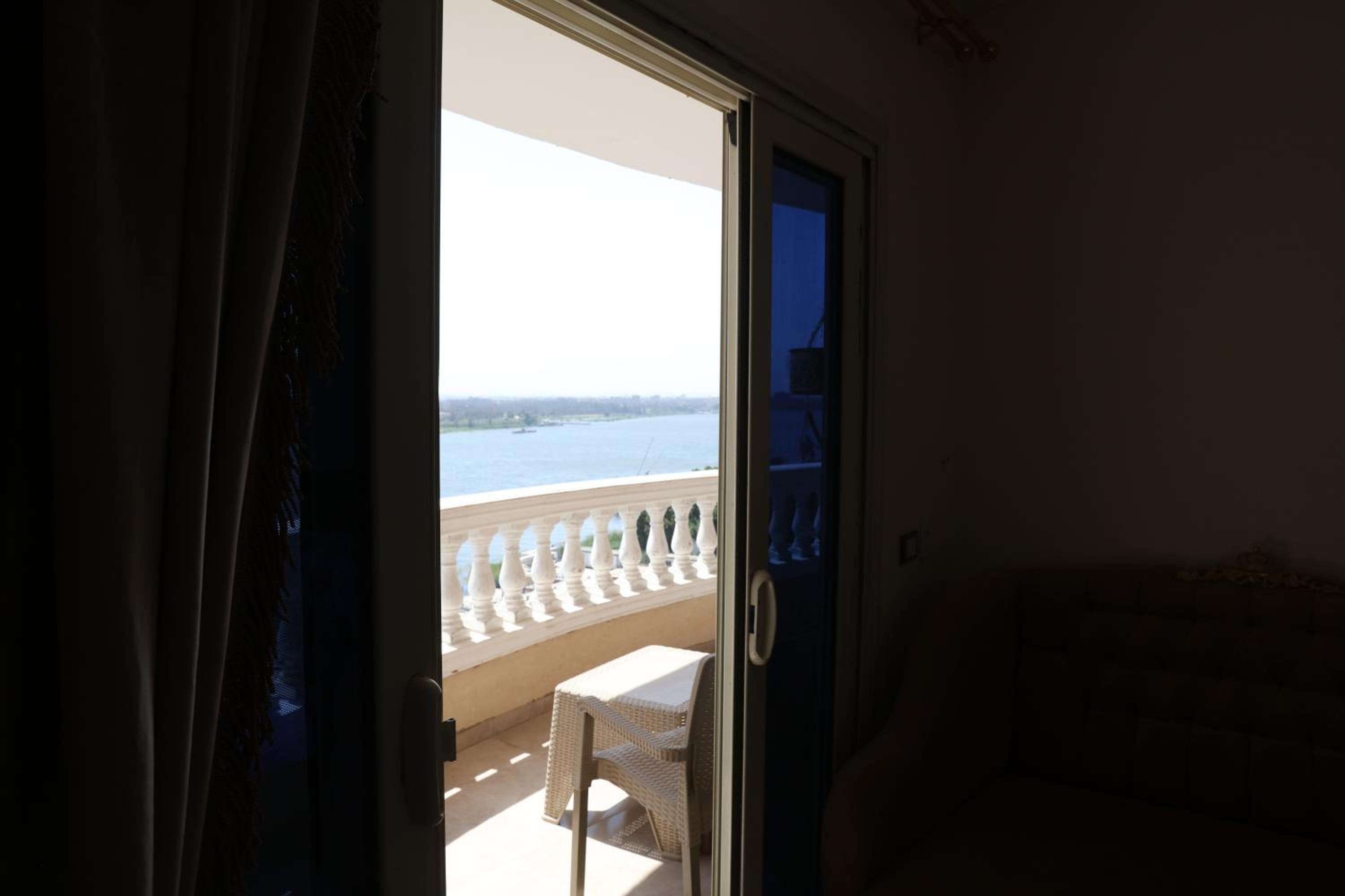 Maadi, Direct Nile river View From all Rooms