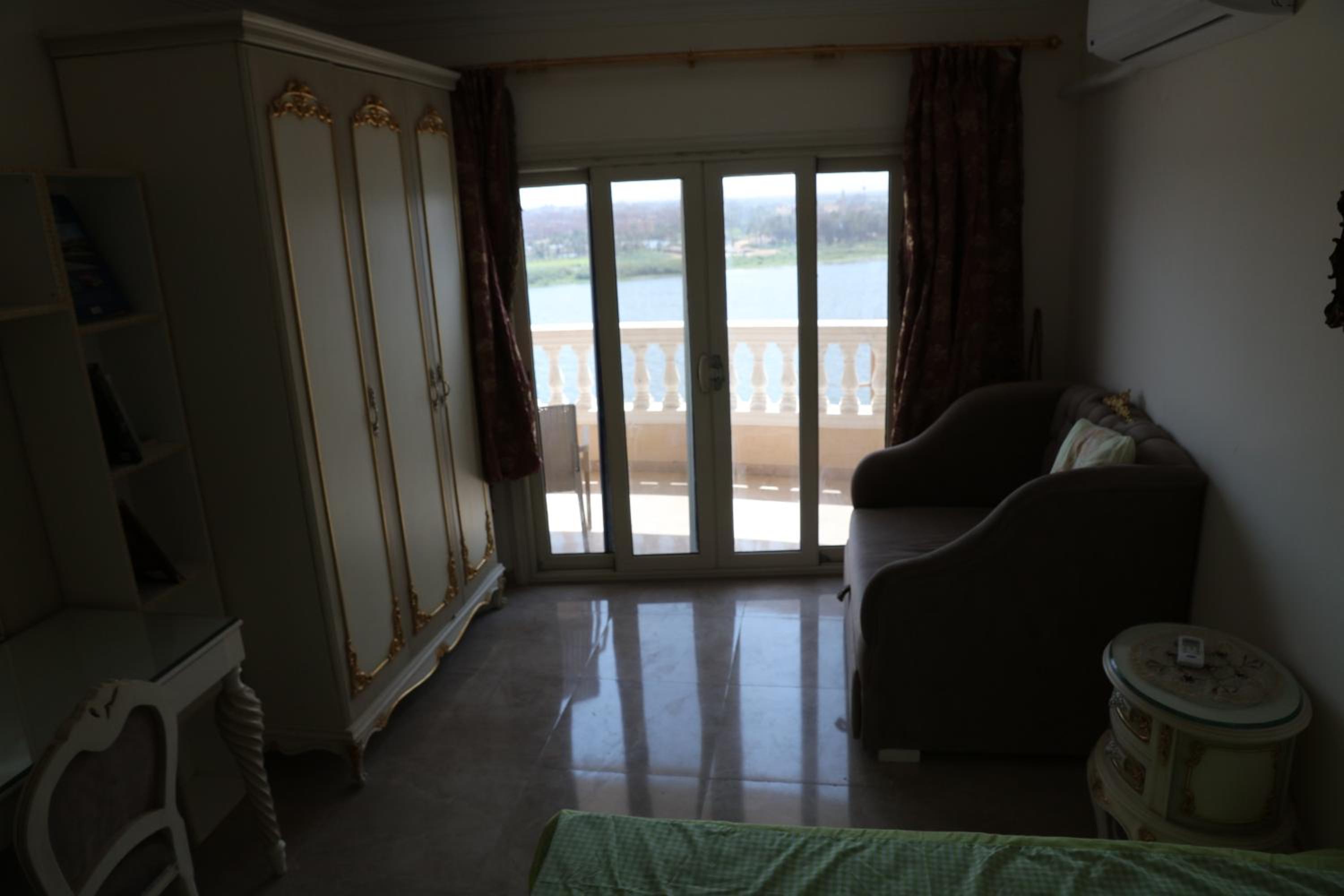 Maadi, Direct Nile river View From all Rooms