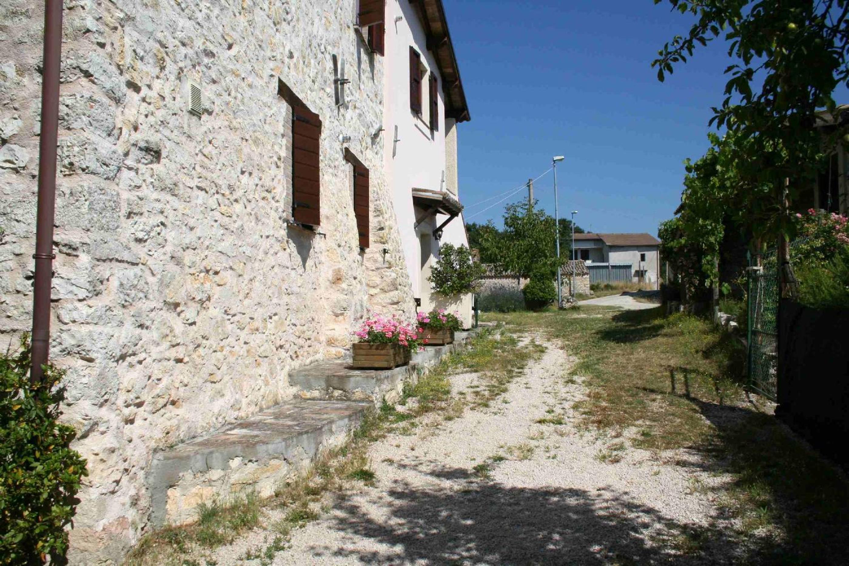 Photo 35