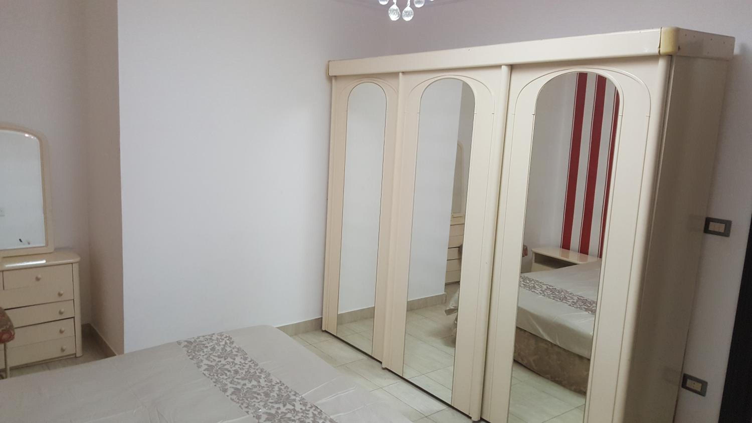 HOLIDAY VILLA 1