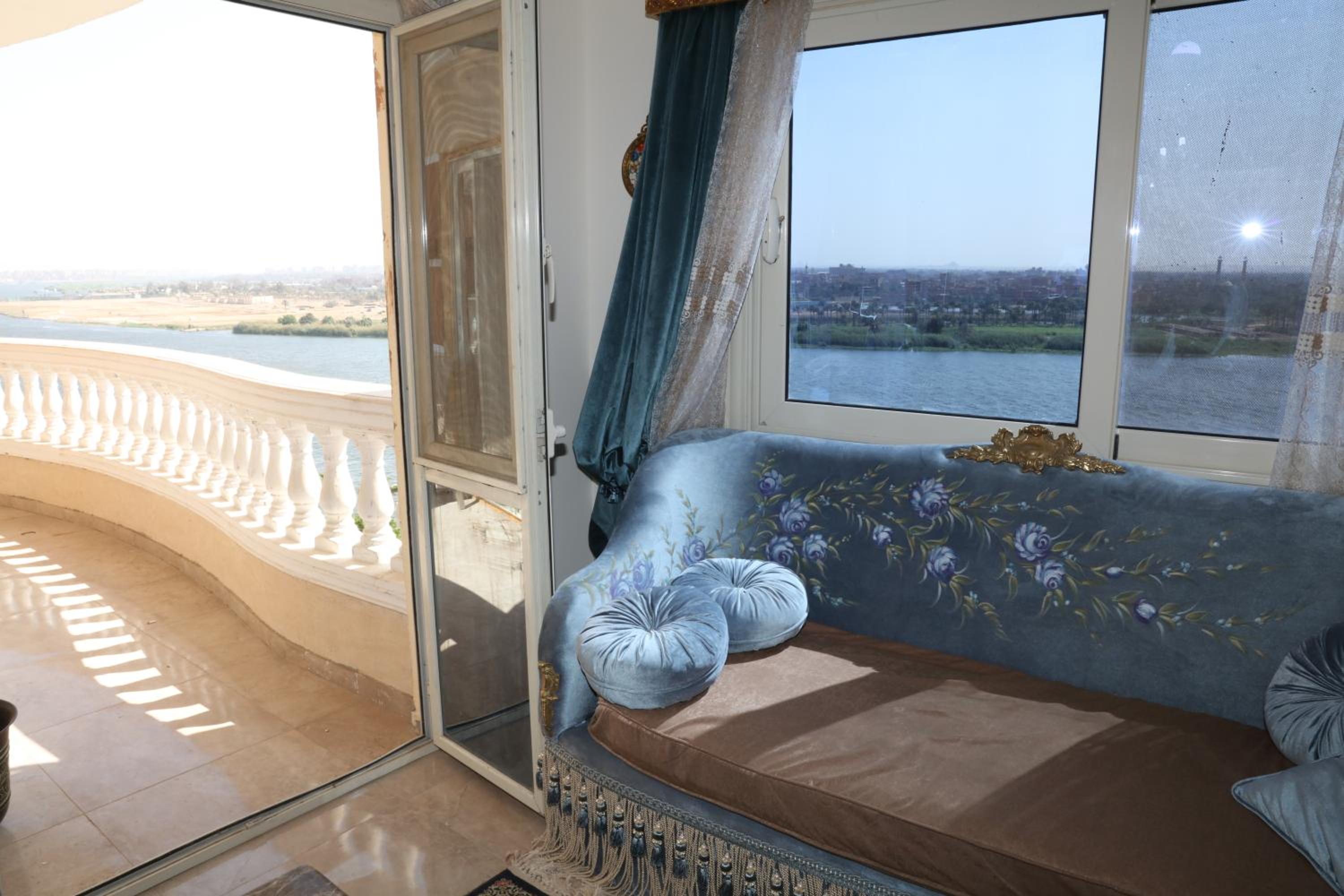 Maadi, Direct Nile river View From all Rooms
