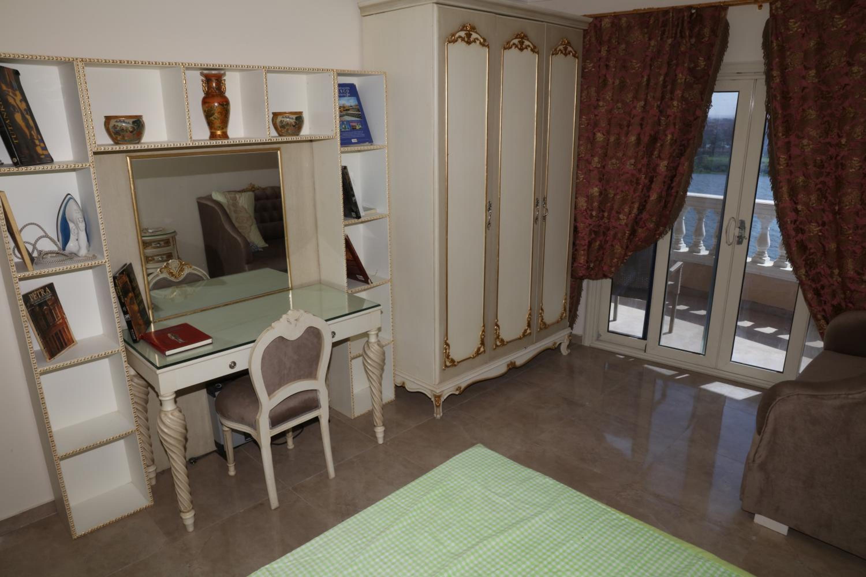 Maadi, Direct Nile river View From all Rooms