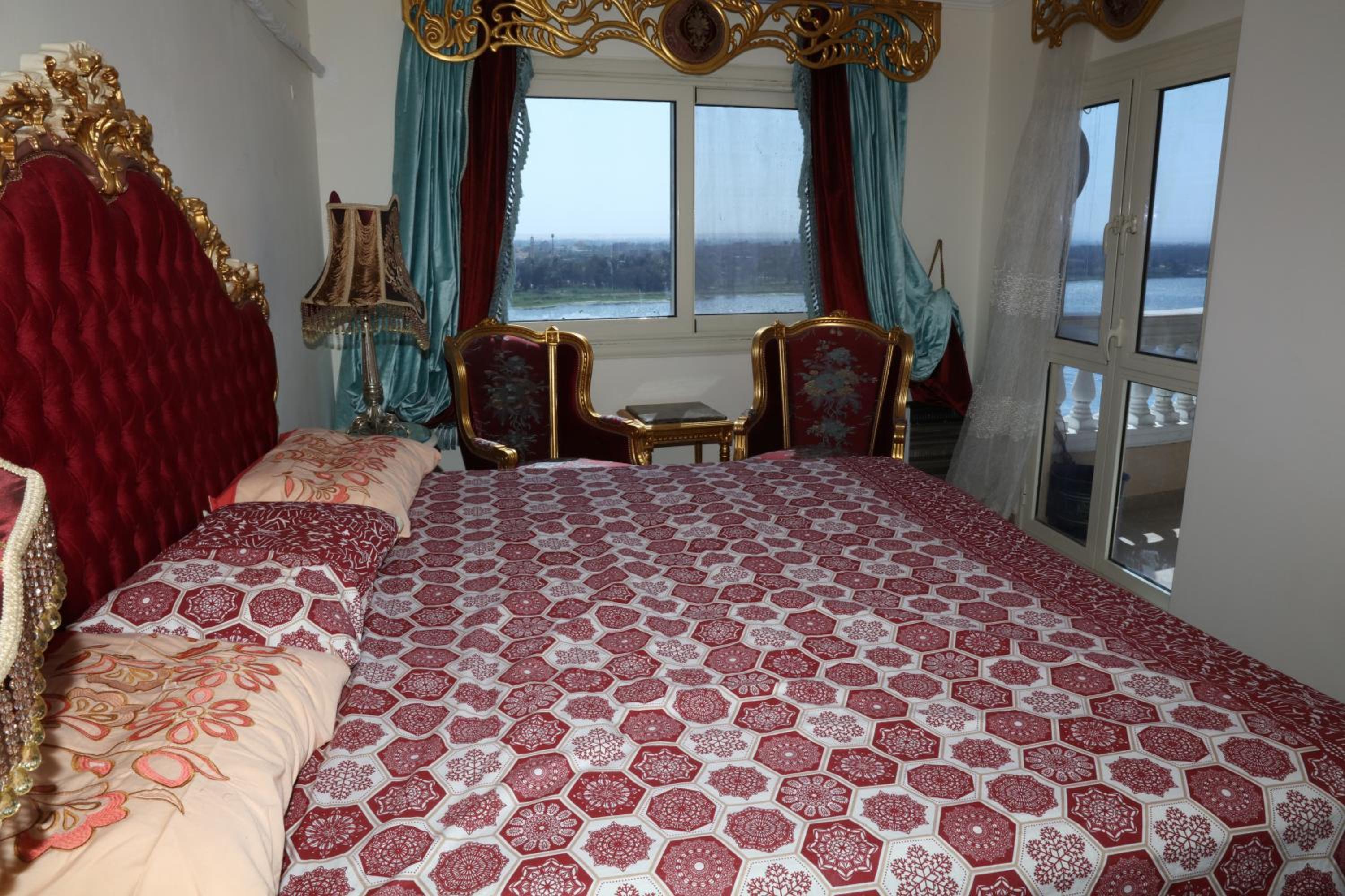 Maadi, Direct Nile river View From all Rooms