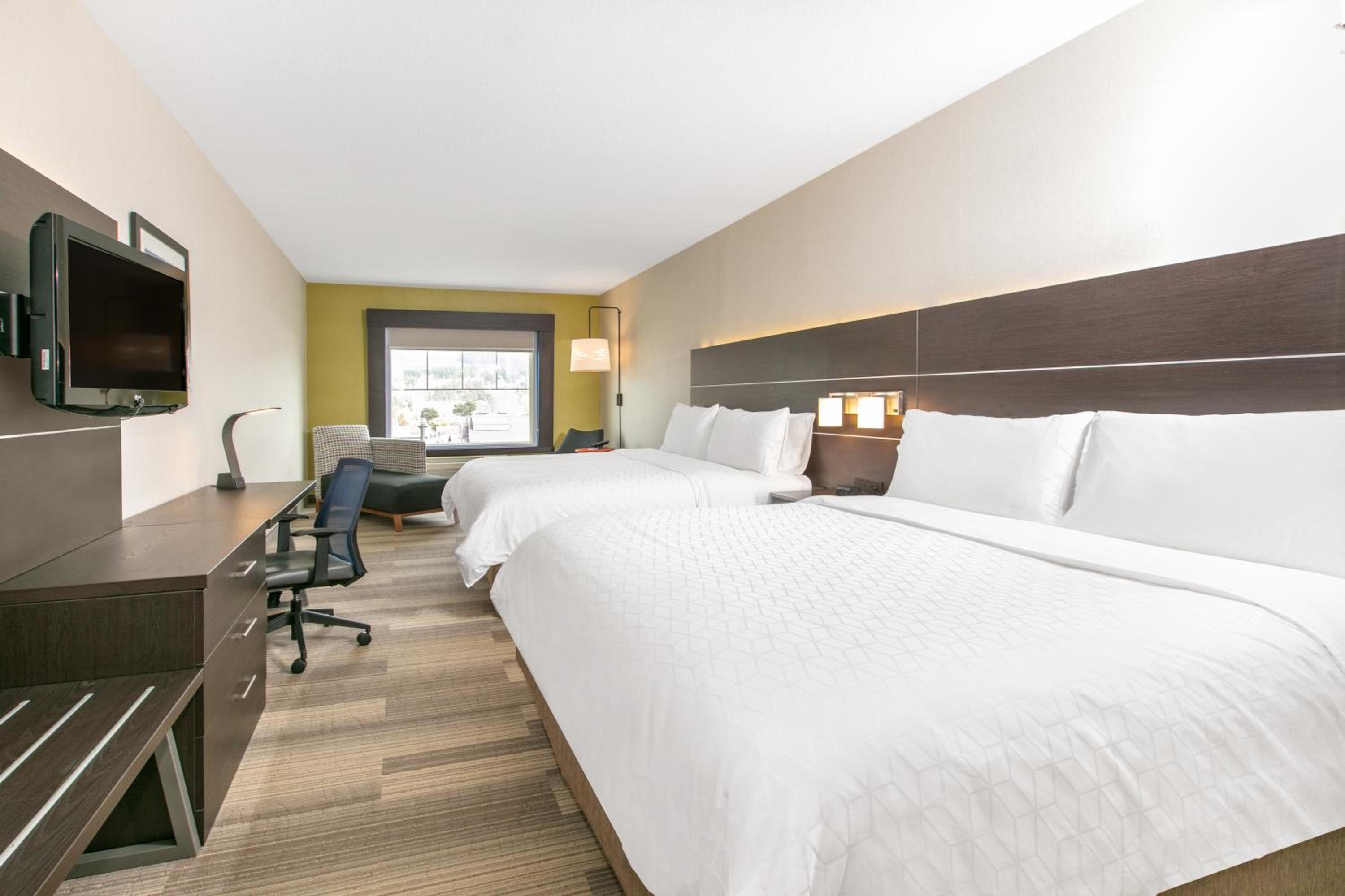 Holiday Inn Express Hotel & Suites Seaside Convention Center by IHG view 5