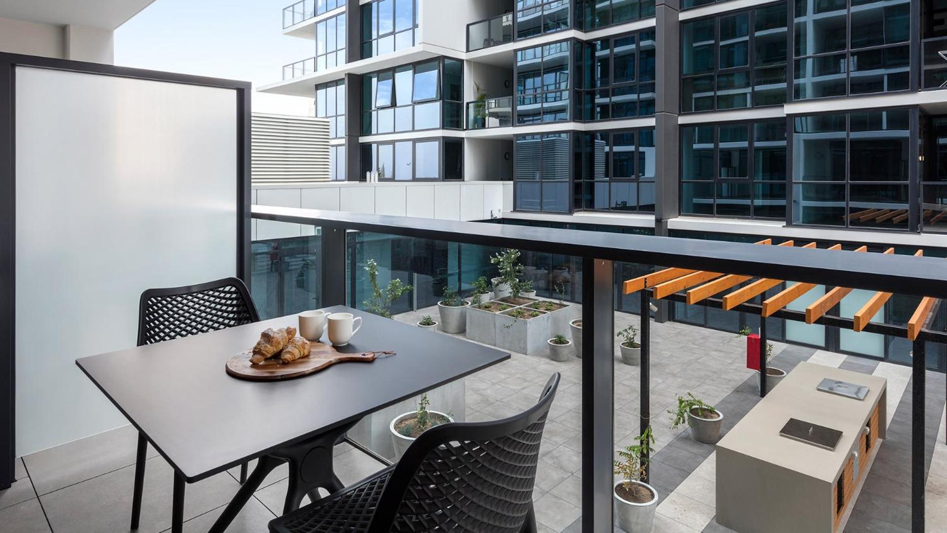 Hotel Avani Adelaide Residences - Image 1