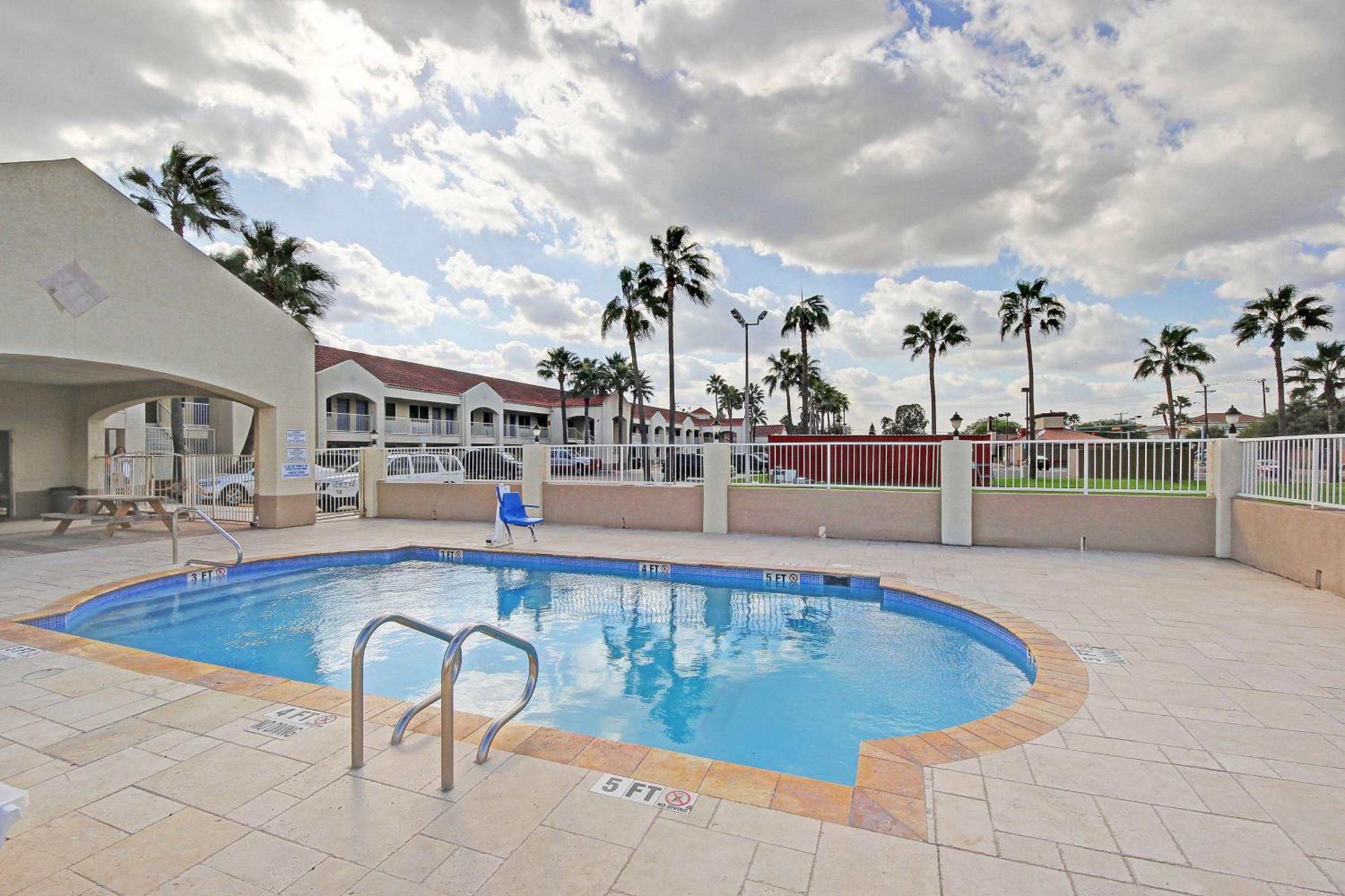 Motel 6-Edinburg, TX view 4