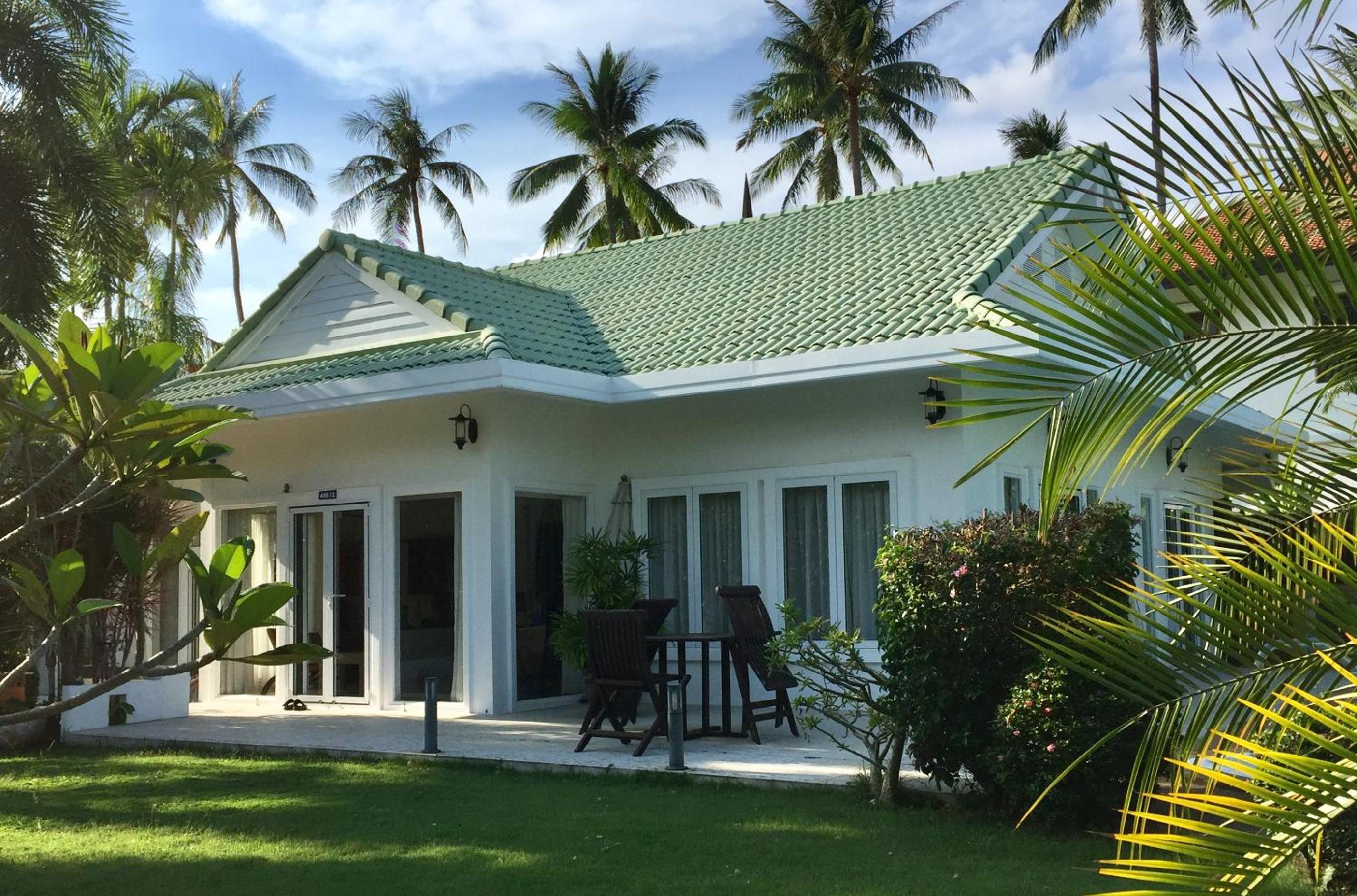 White House Near The Beach