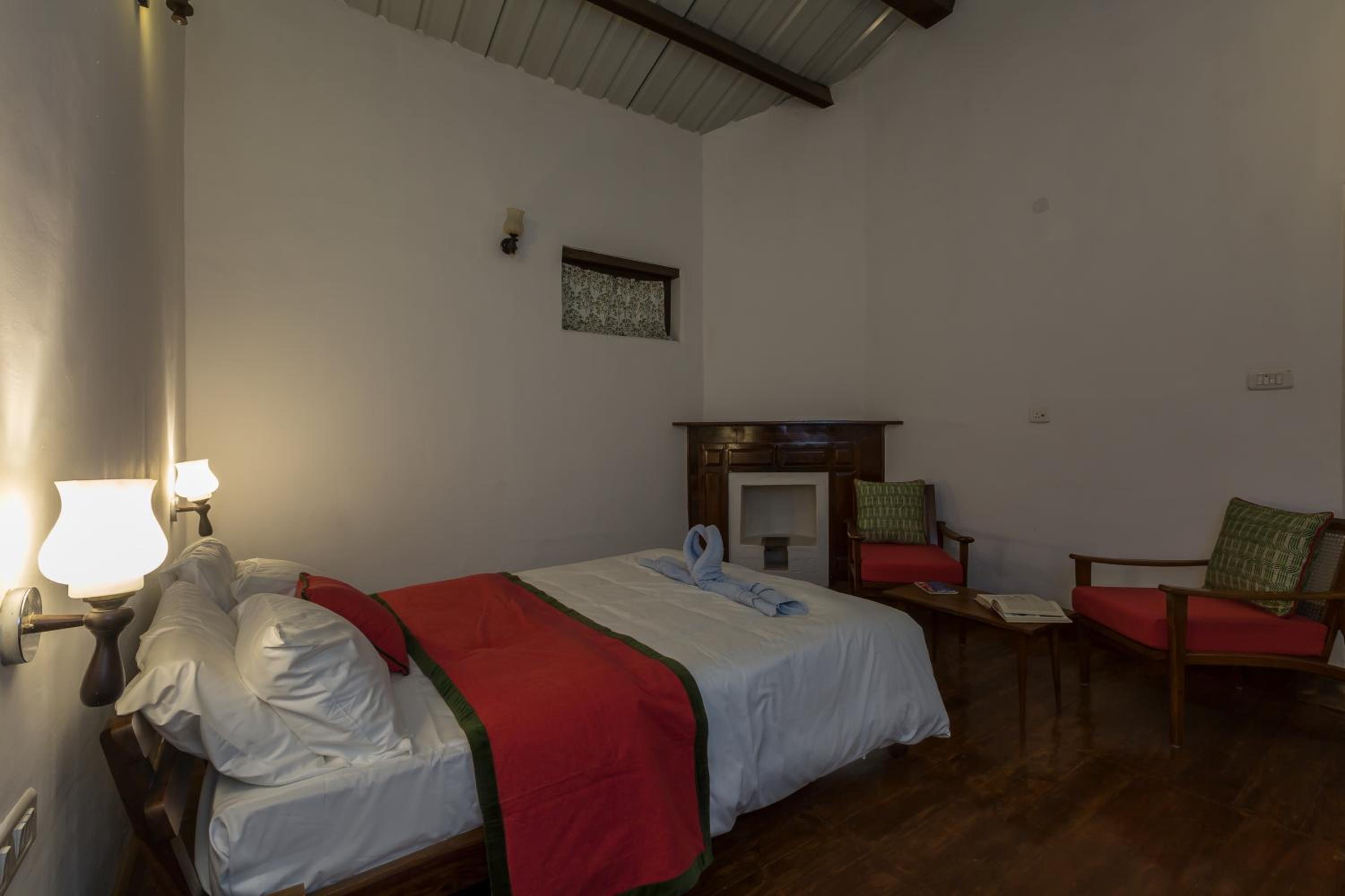 SaffronStays Milton Abbott Estate - 2BR colonial-era bungalow with garden, golf course views & bonfire nights near Ooty Golf Club view 3