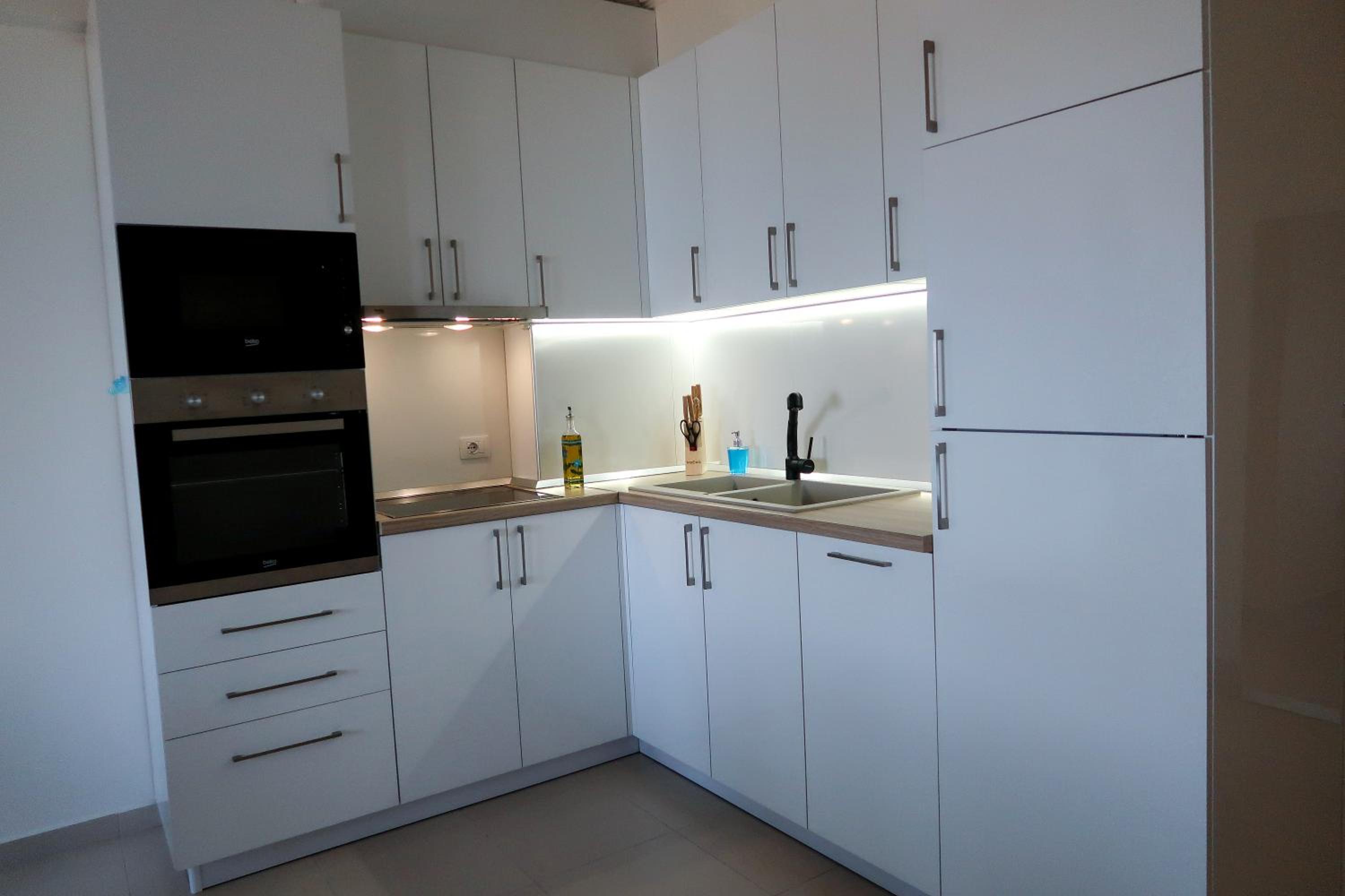On the Beach (literally) stylish apartment with free P