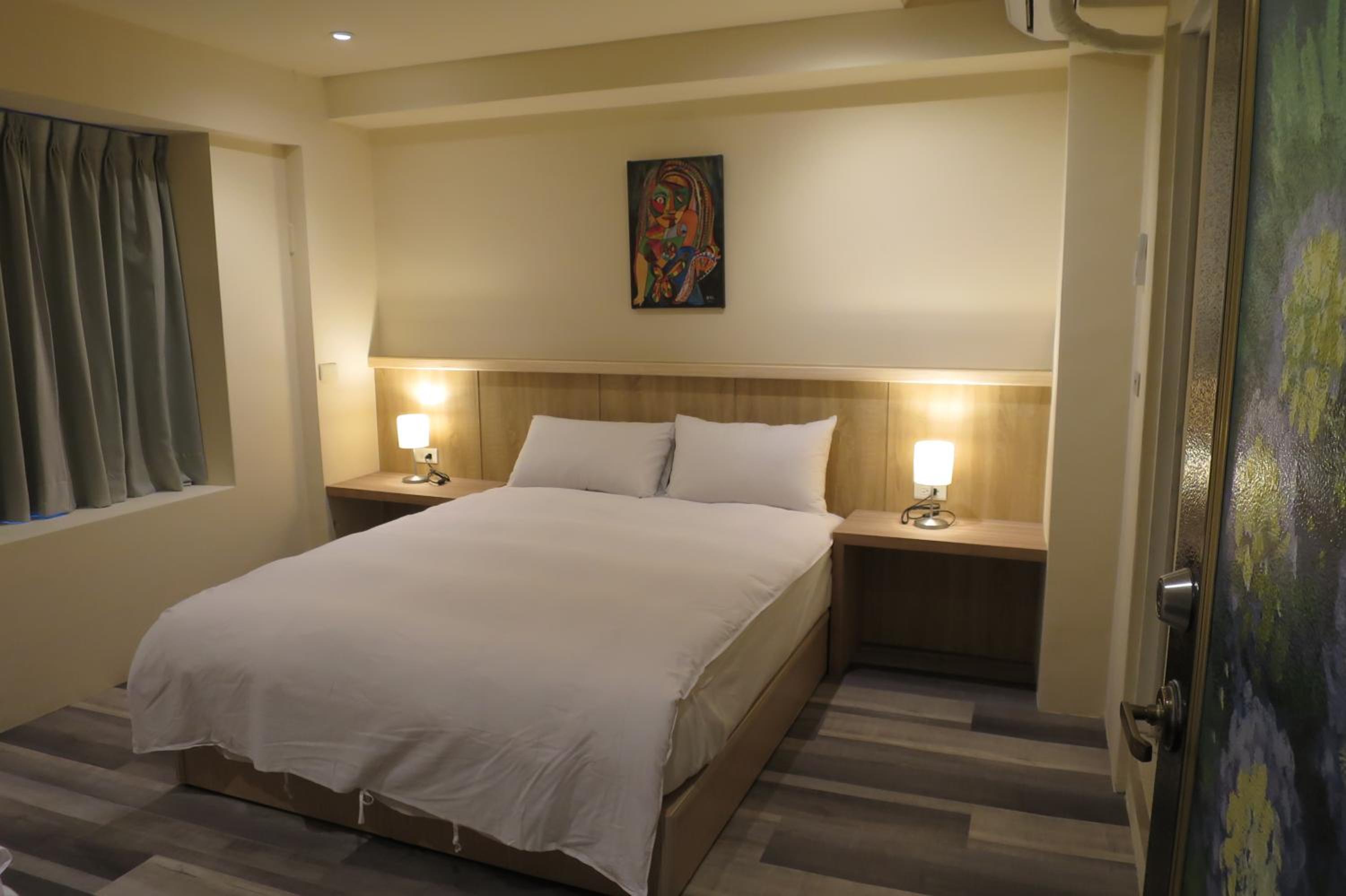 ISING HOTEL