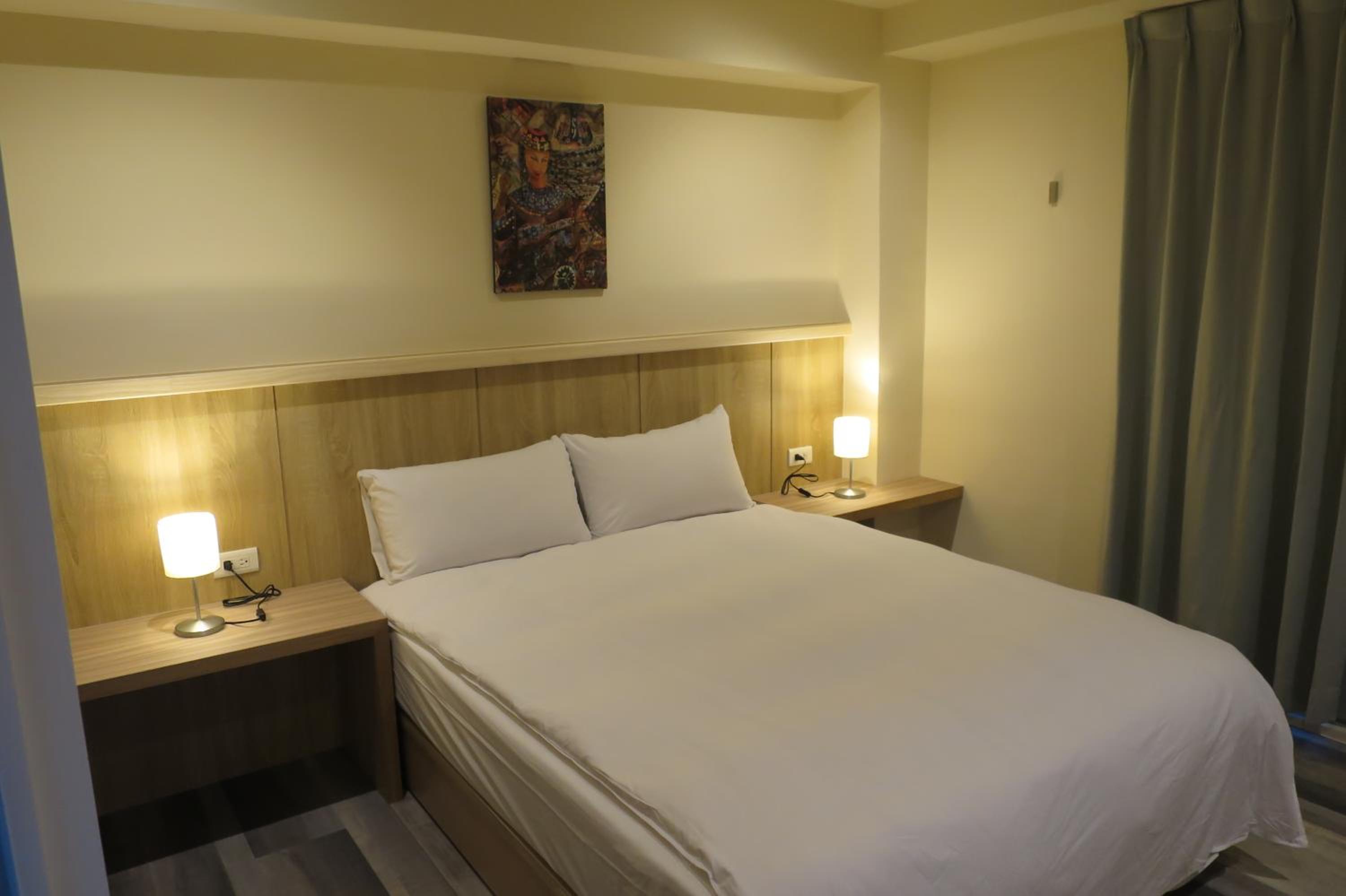 ISING HOTEL