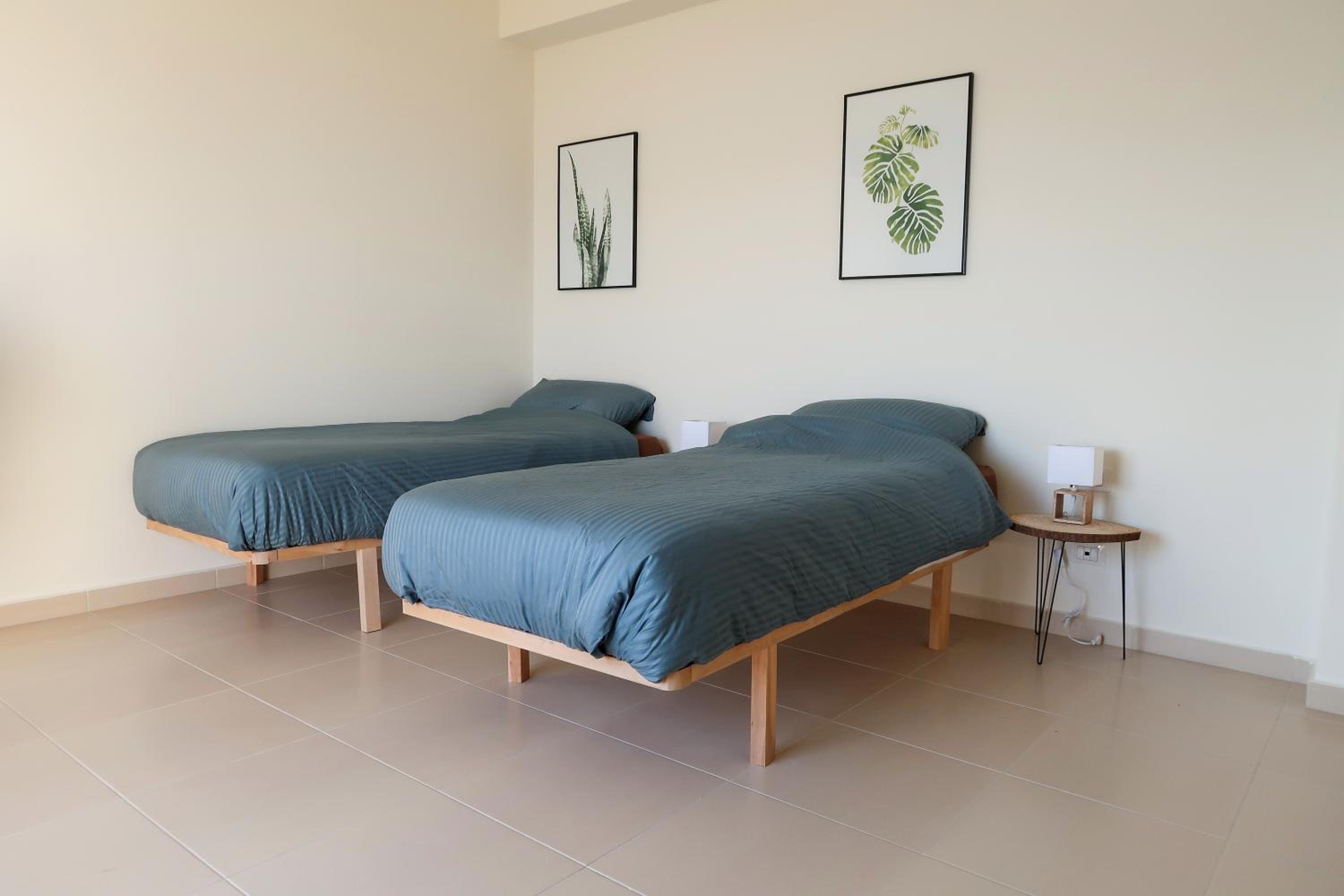 On the Beach (literally) stylish apartment with free P