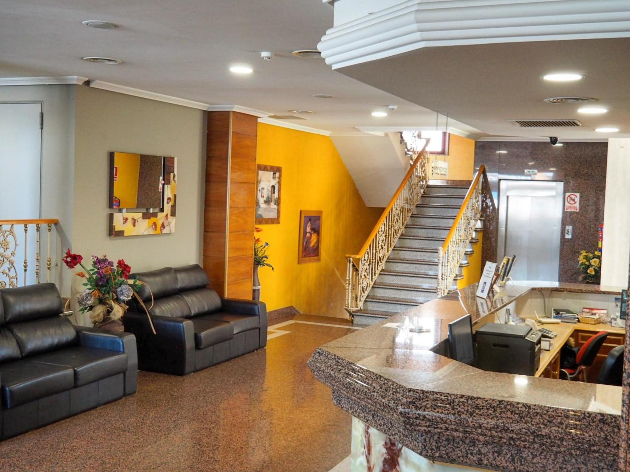 Hotel Humanes en Humanes de Madrid — recepcion & lobby