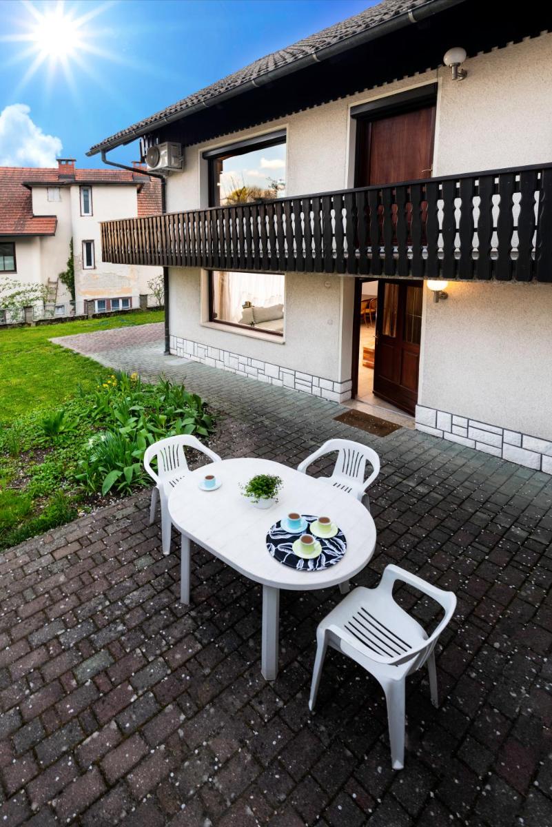 Apartments Skodlar