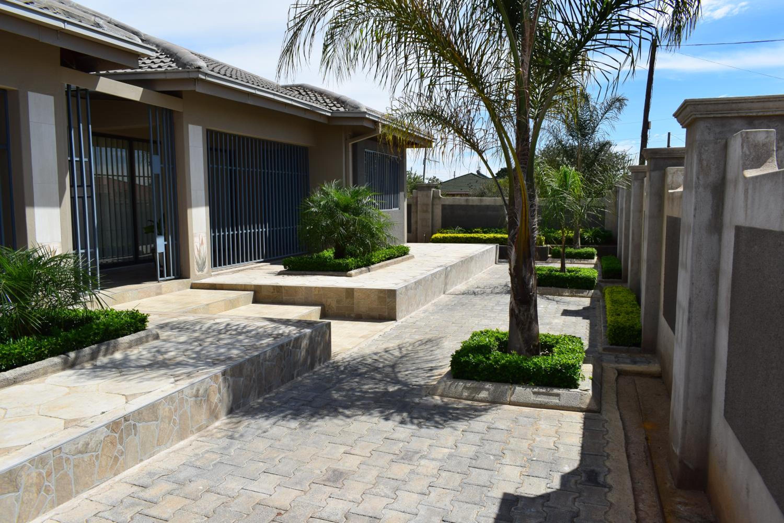 Grey Oak Holiday House view 5