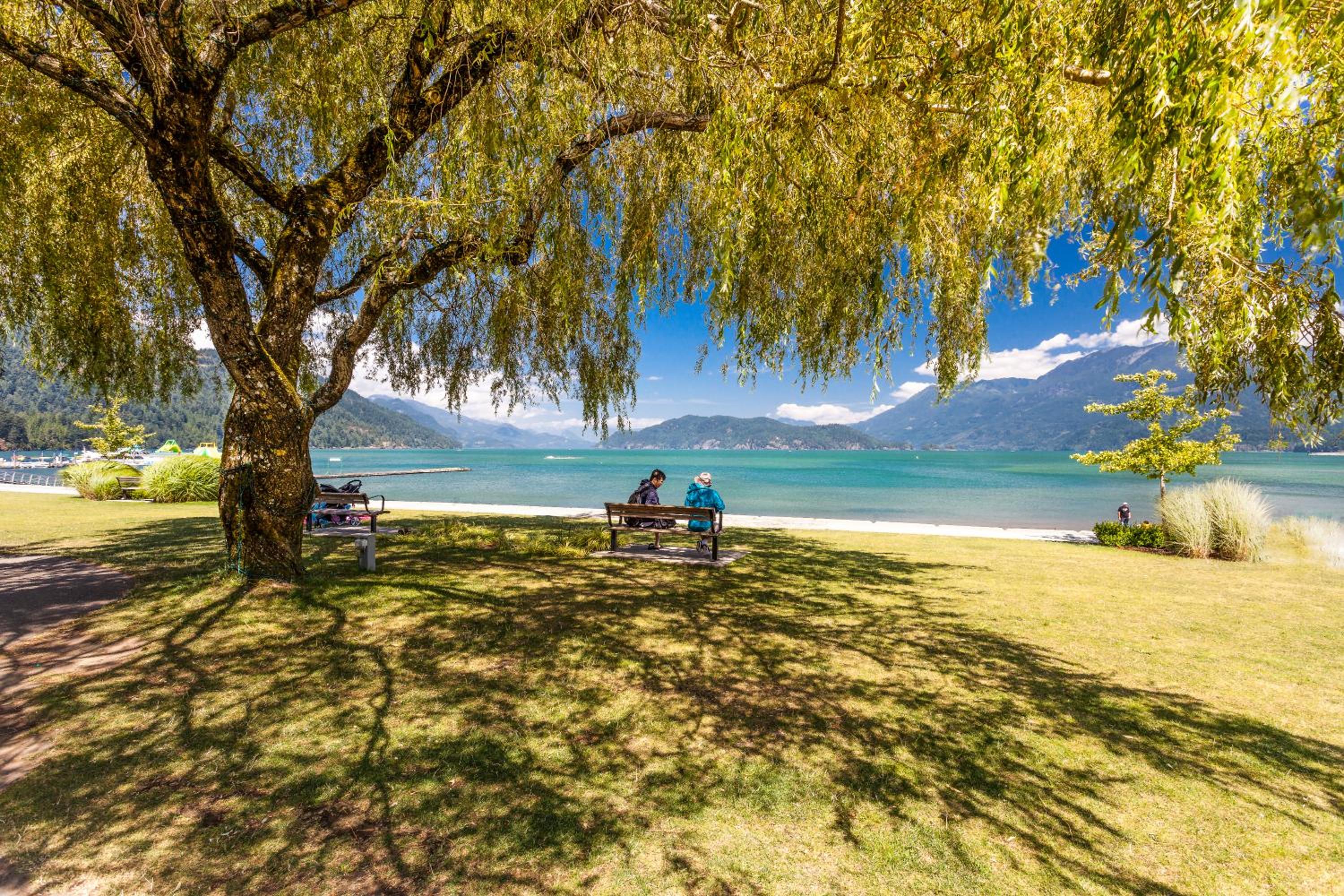 Harrison Lake View Suites