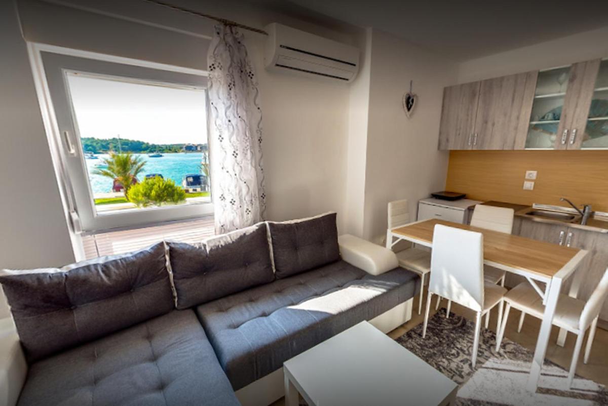Apartments Belvi view 3