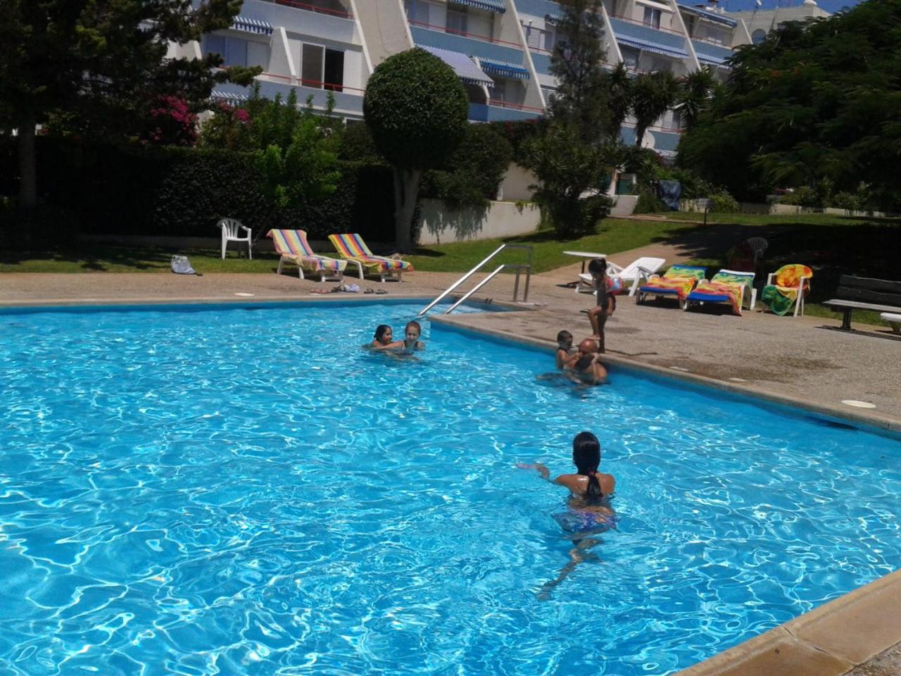Amathusia beach apartment