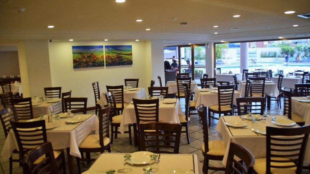 Hotel Cristina Suites