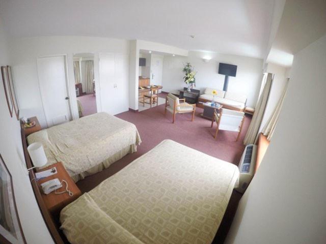 Hotel Cristina Suites