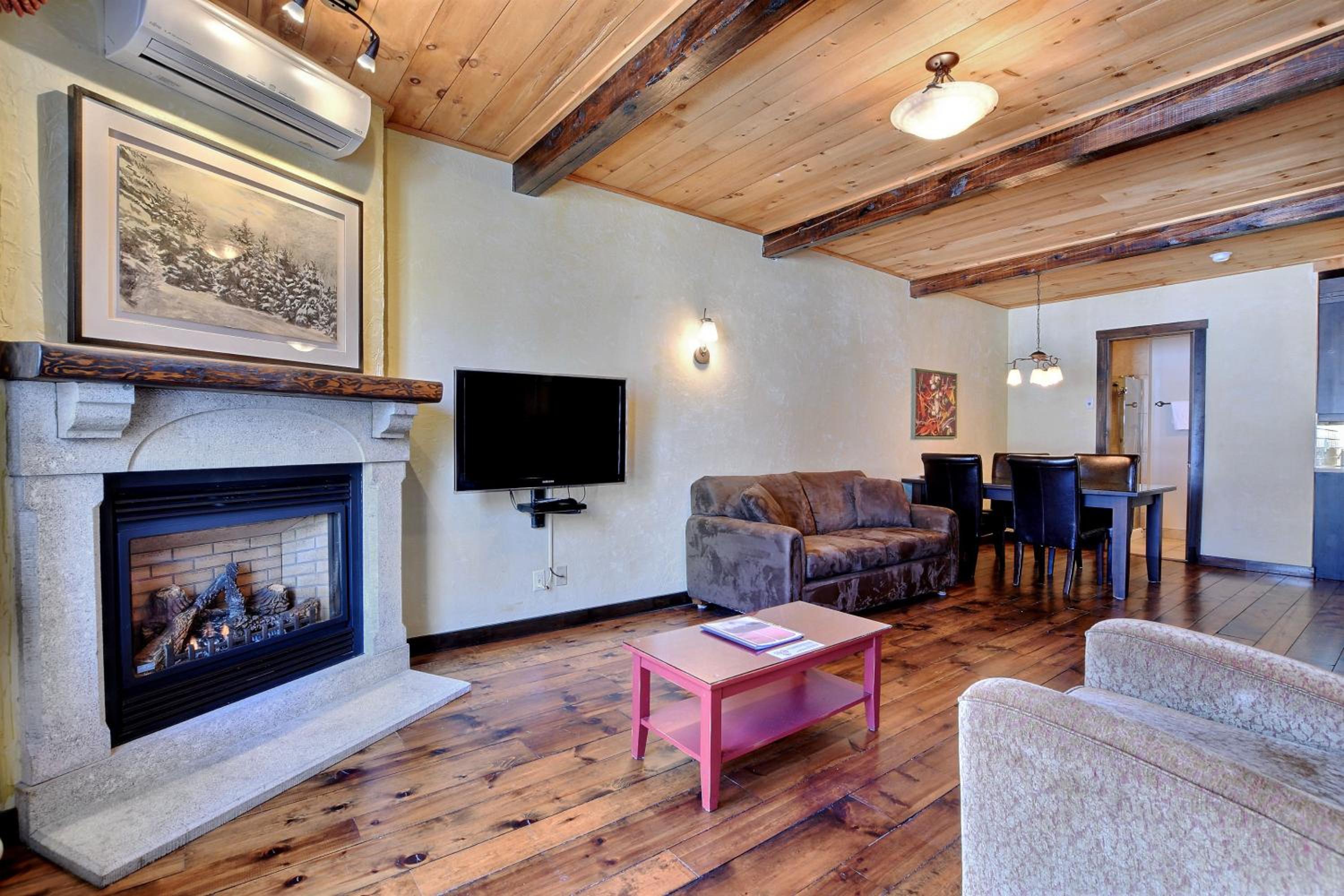Les Condos Du Lac Taureau- Rooms & Condos