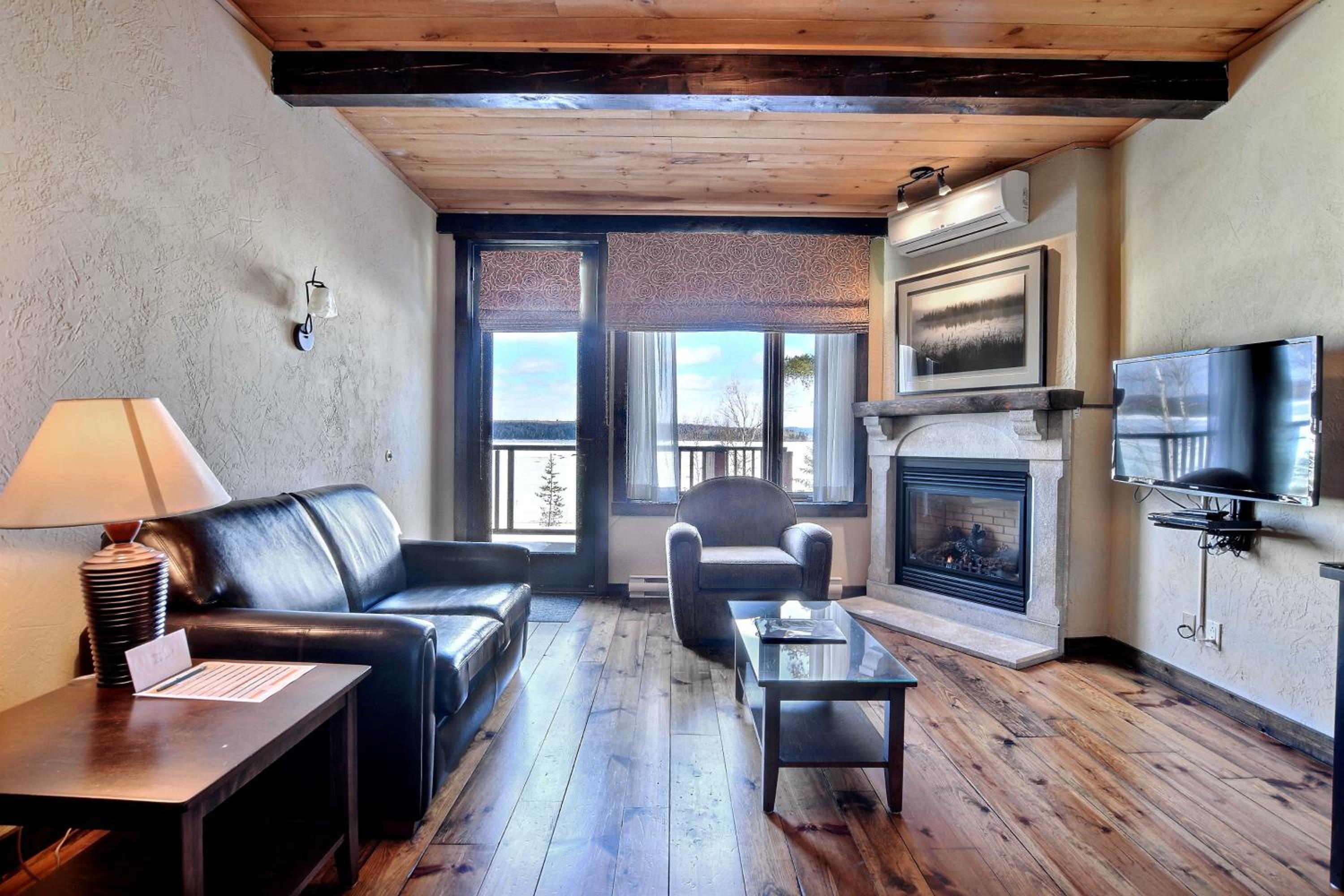 Les Condos Du Lac Taureau- Rooms & Condos