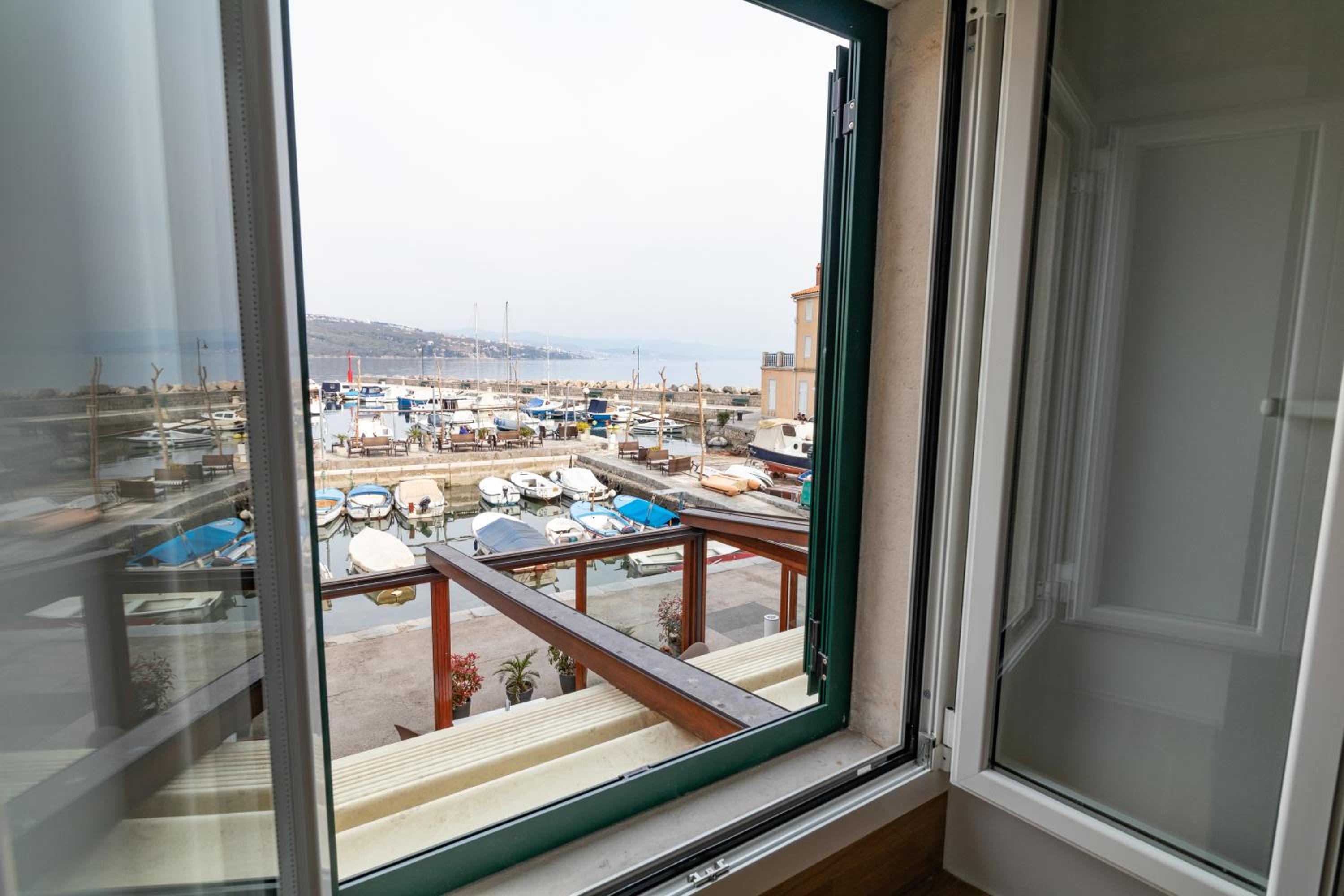 Seaview Volosko Apartment view 2