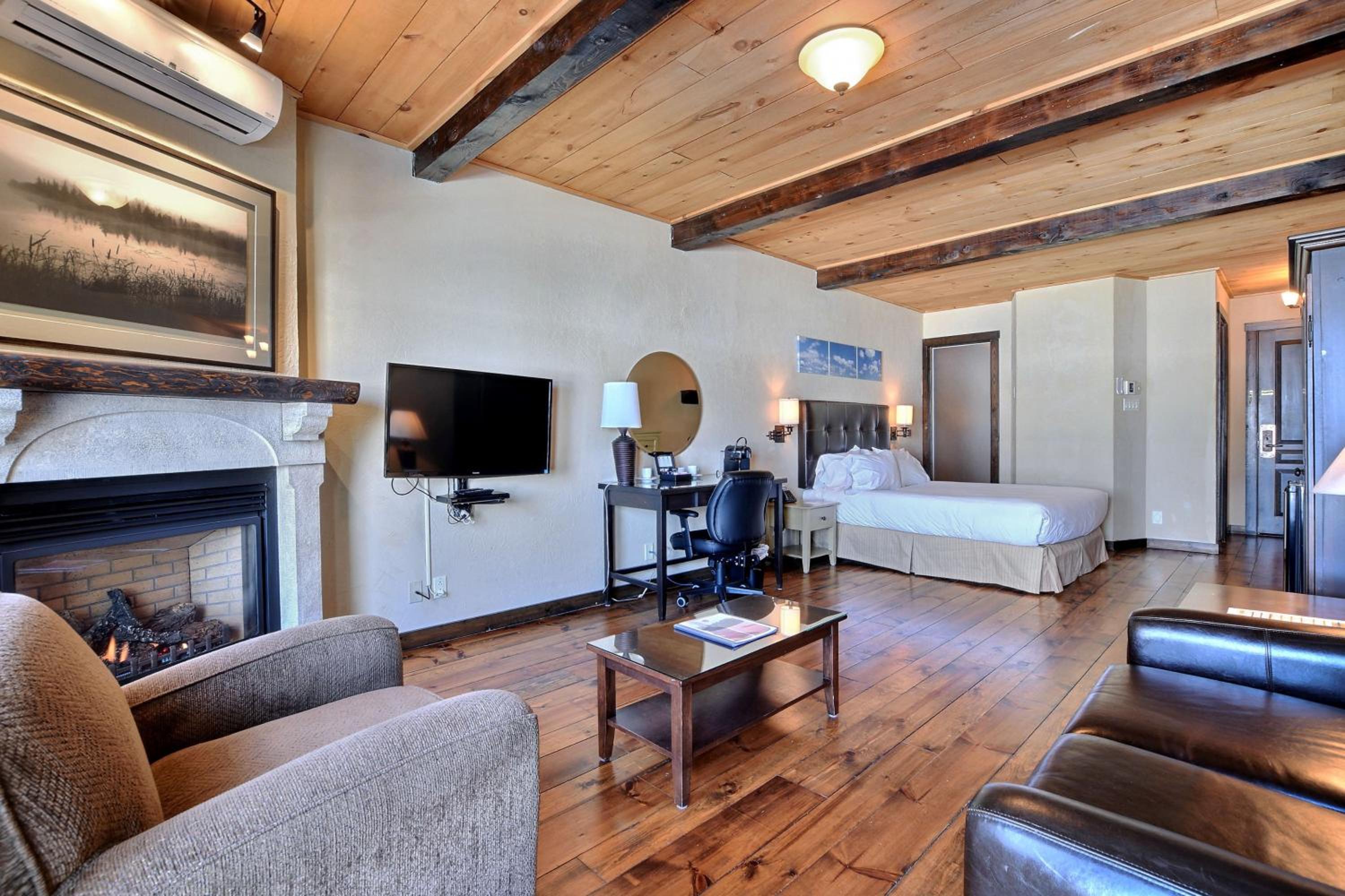 Les Condos Du Lac Taureau- Rooms & Condos