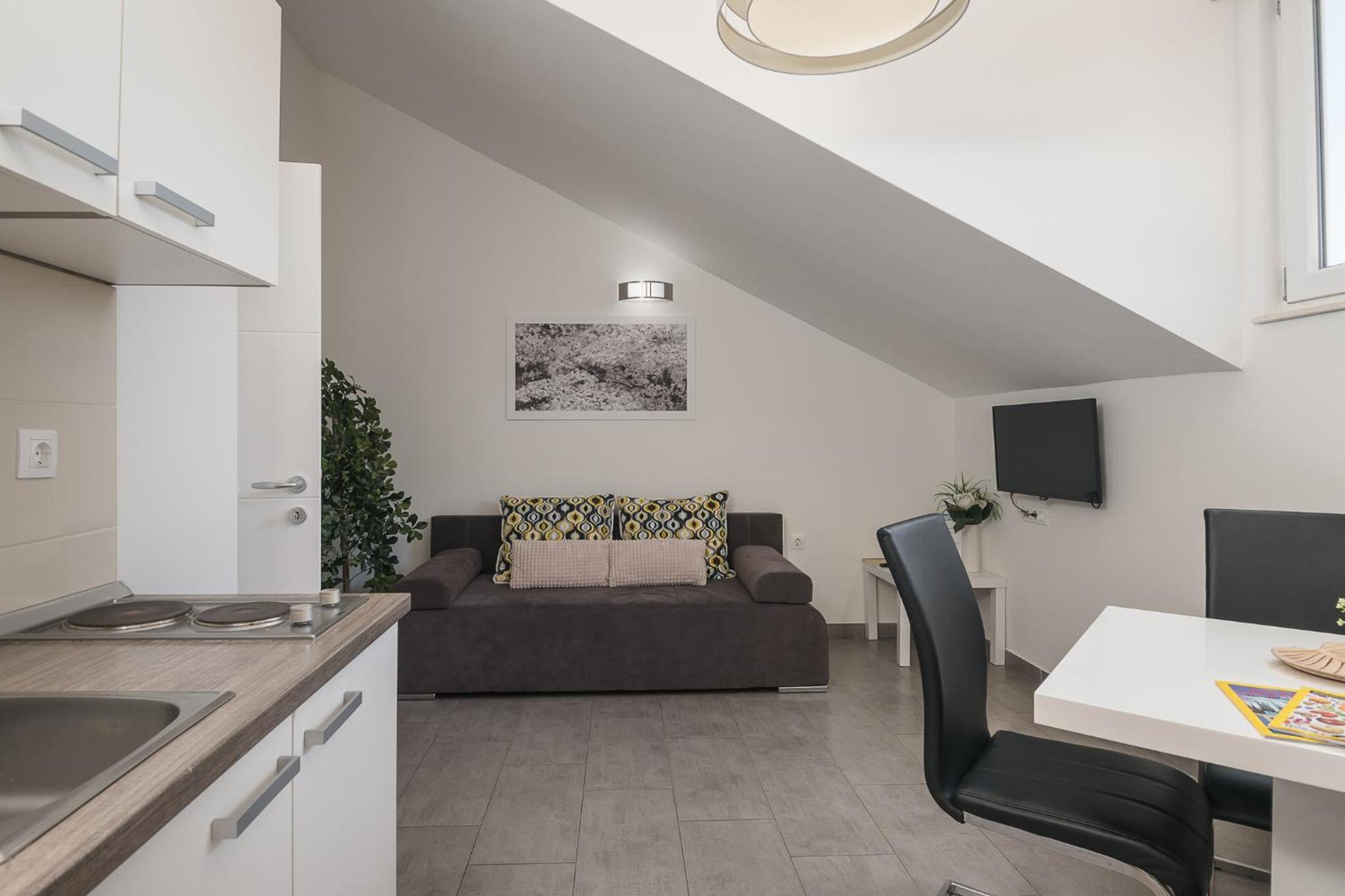 Sky Apartments & Rooms view 3